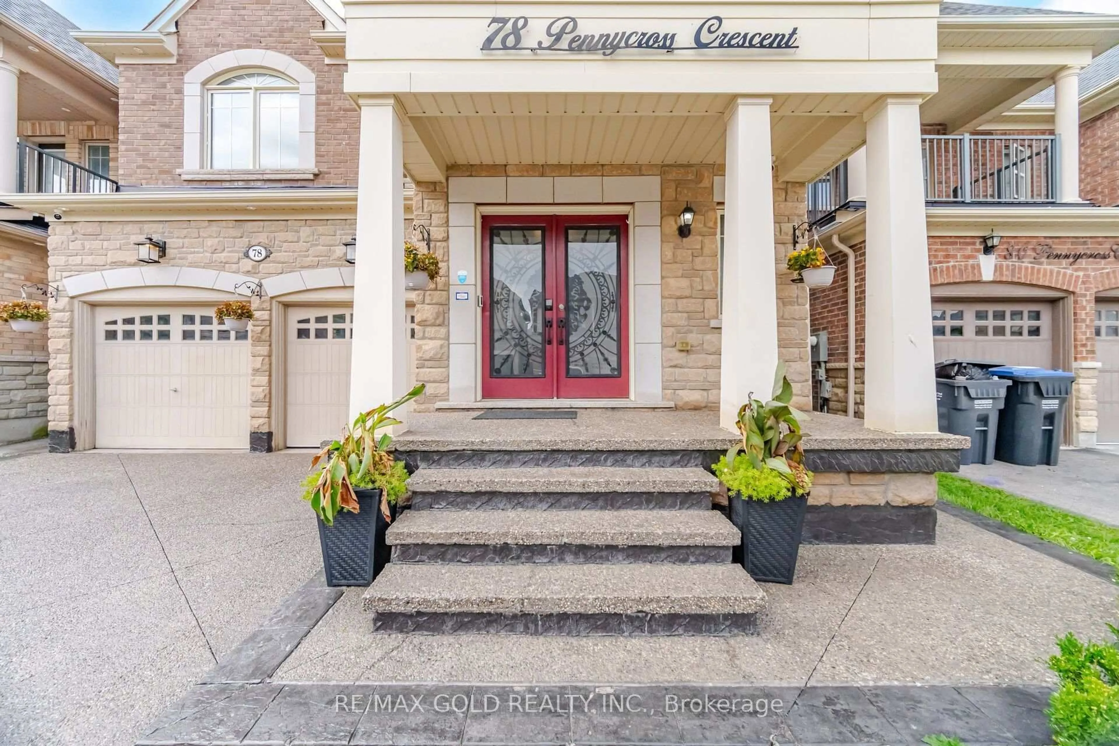Indoor foyer for 78 Pennycross Cres, Brampton Ontario L7A 4M2