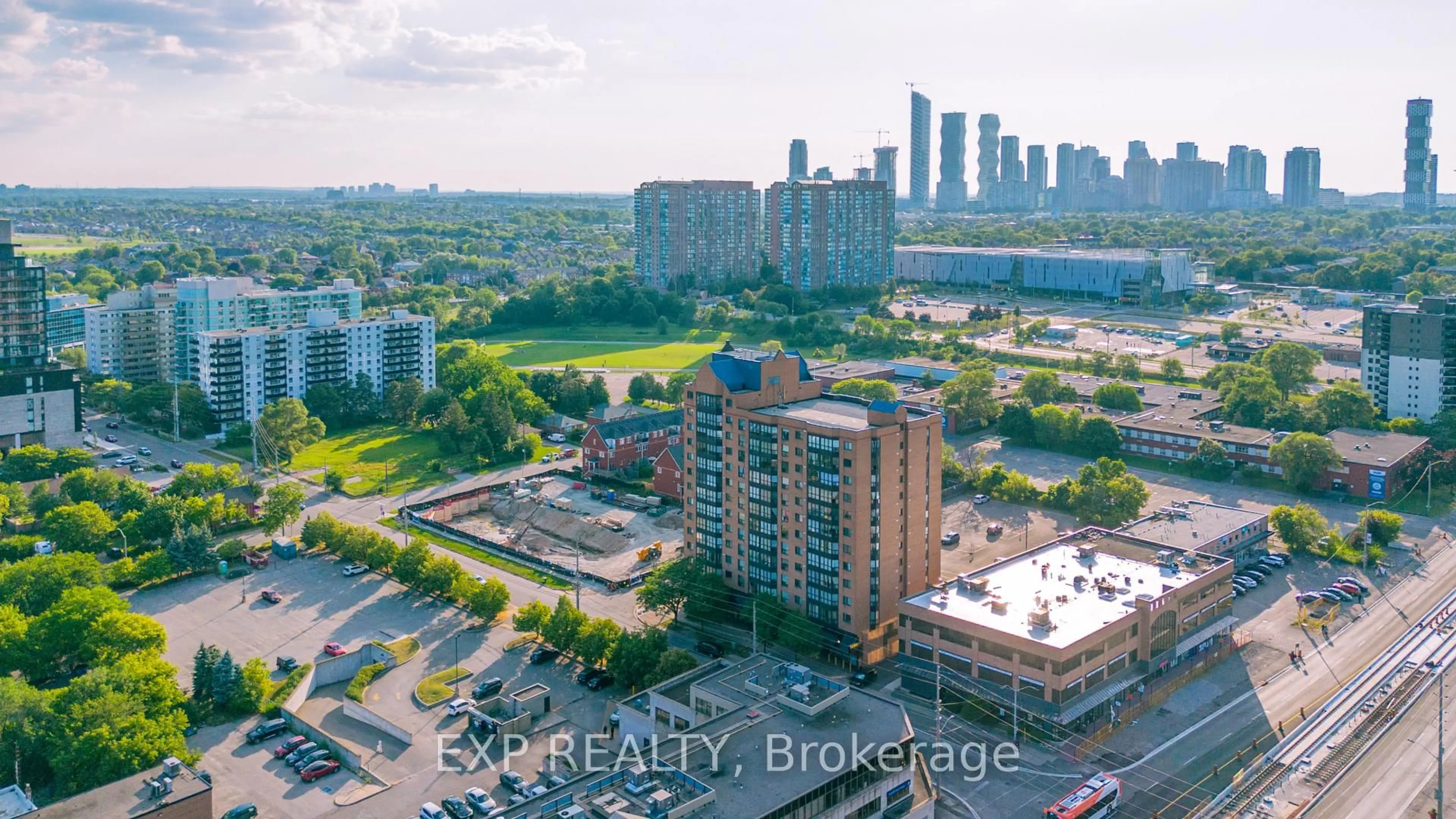A pic from outside/outdoor area/front of a property/back of a property/a pic from drone, city buildings view from balcony for 25 Agnes St #202, Mississauga Ontario L5B 3X7