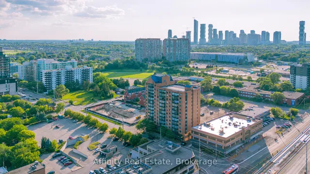 25 Agnes St #202, Mississauga 2