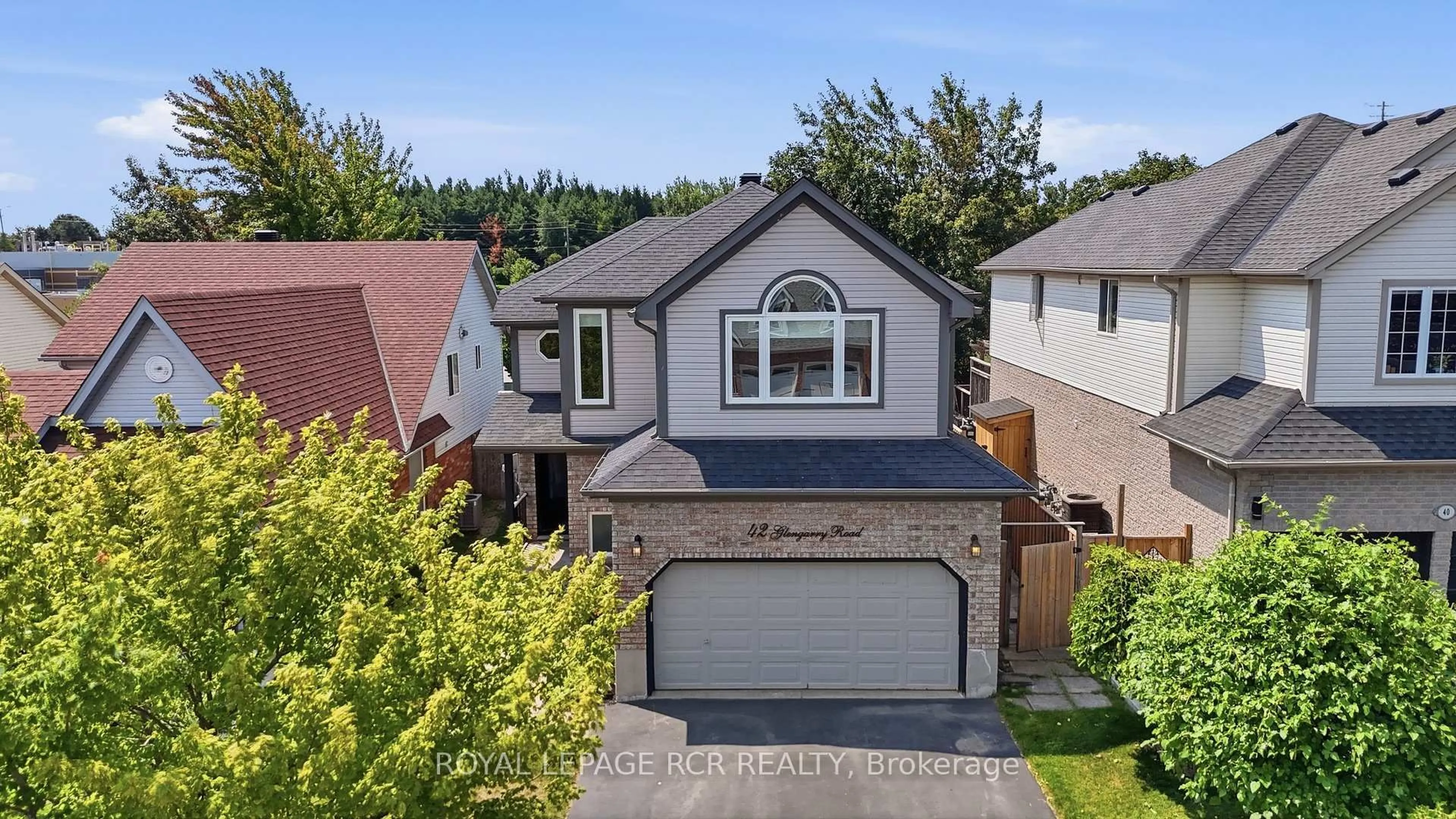 A pic from outside/outdoor area/front of a property/back of a property/a pic from drone, street for 42 Glengarry Rd, Orangeville Ontario L9W 5A4