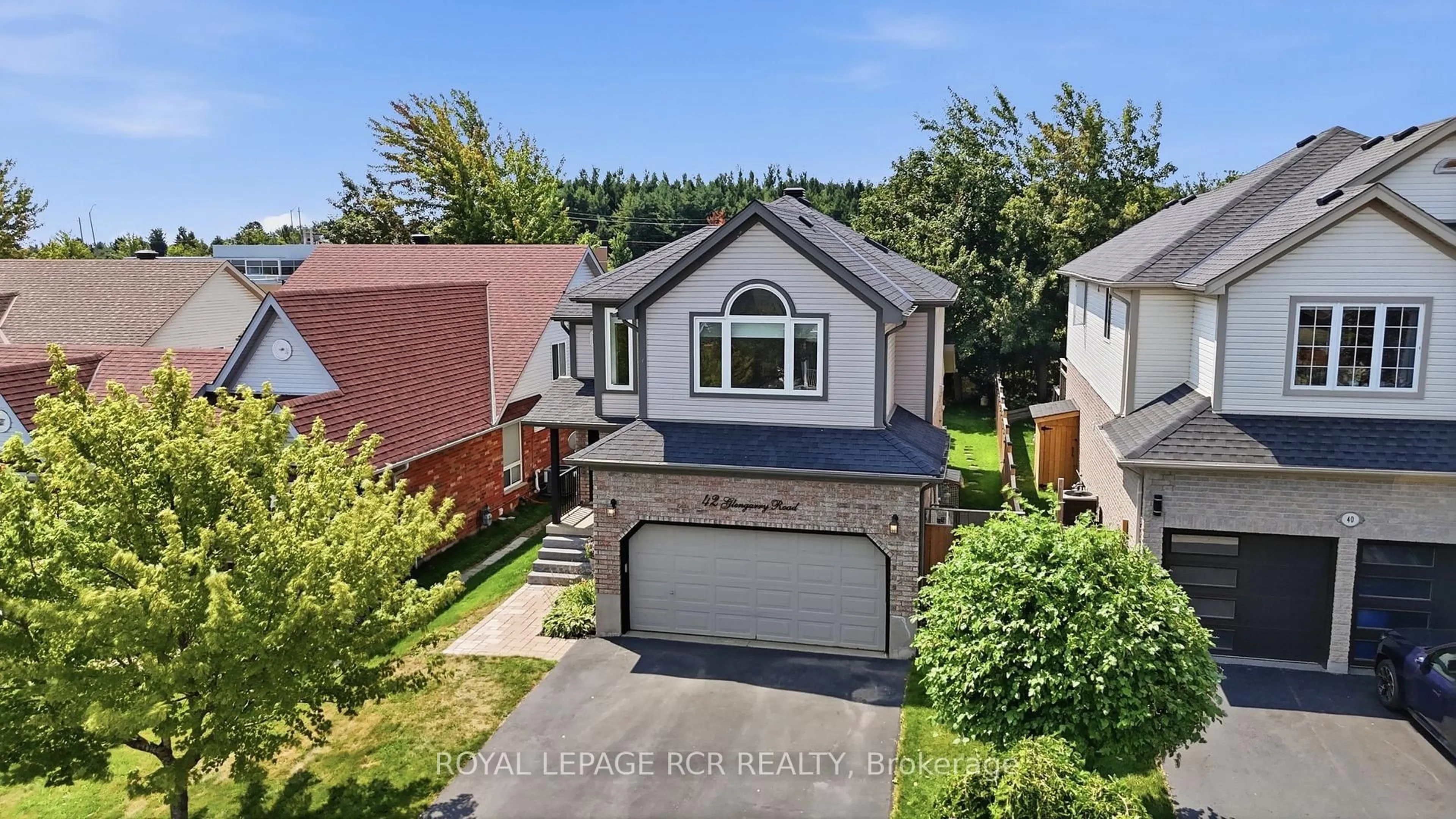 A pic from outside/outdoor area/front of a property/back of a property/a pic from drone, street for 42 Glengarry Rd, Orangeville Ontario L9W 5A4