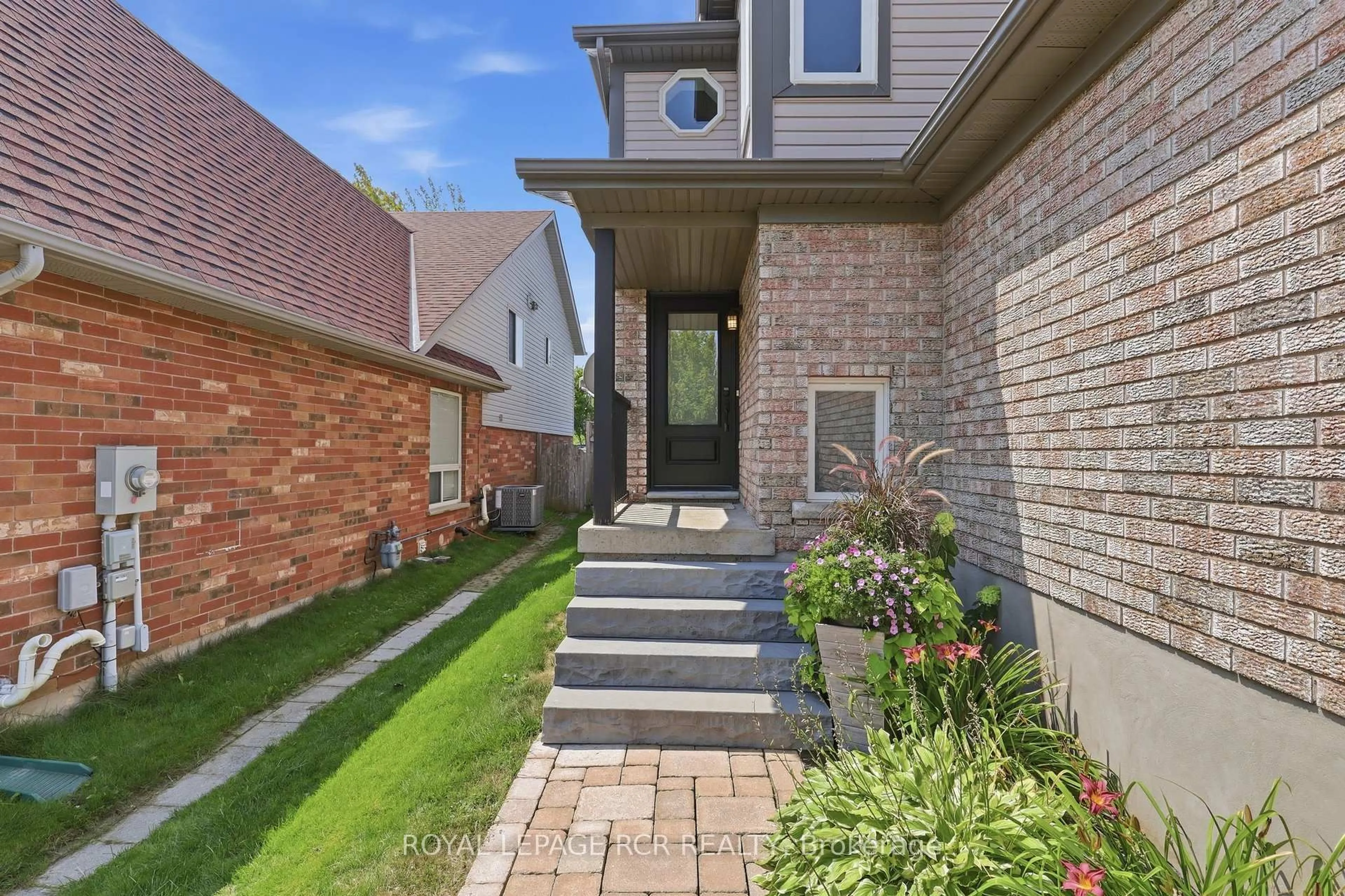 Home with brick exterior material, street for 42 Glengarry Rd, Orangeville Ontario L9W 5A4