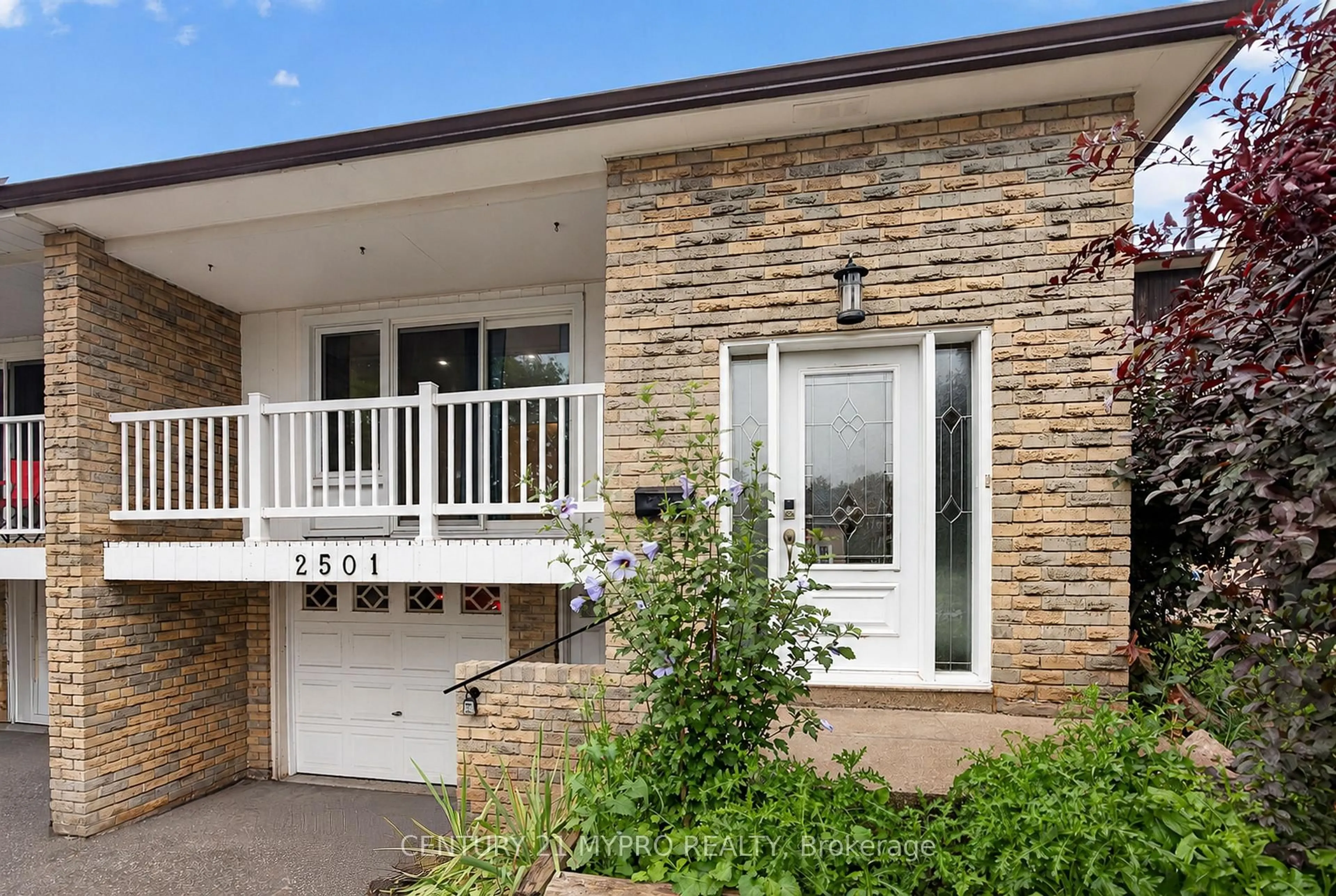 Home with brick exterior material, street for 2501 Cobbinshaw Circ, Mississauga Ontario L5N 2G2