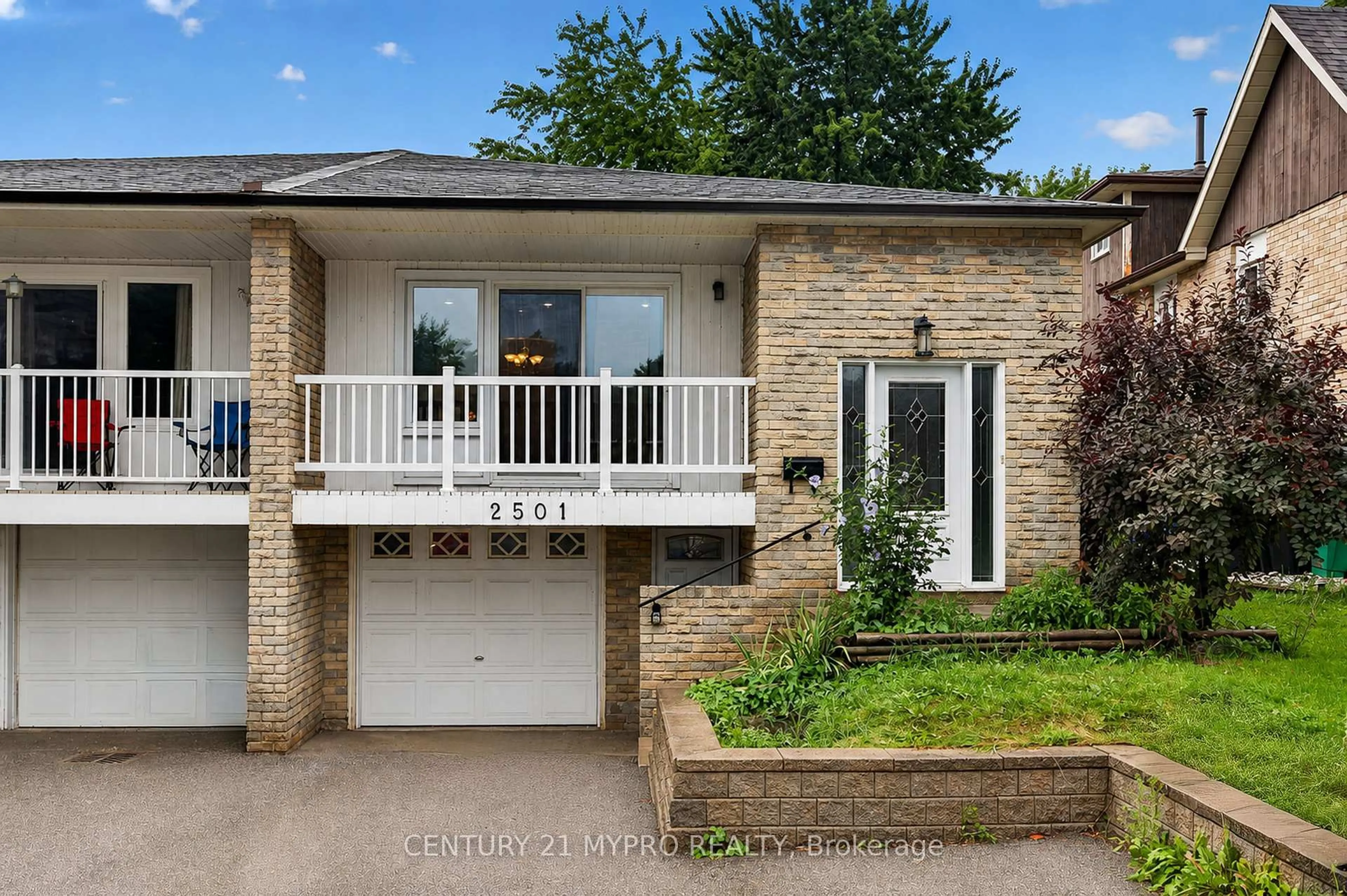 Home with brick exterior material, street for 2501 Cobbinshaw Circ, Mississauga Ontario L5N 2G2