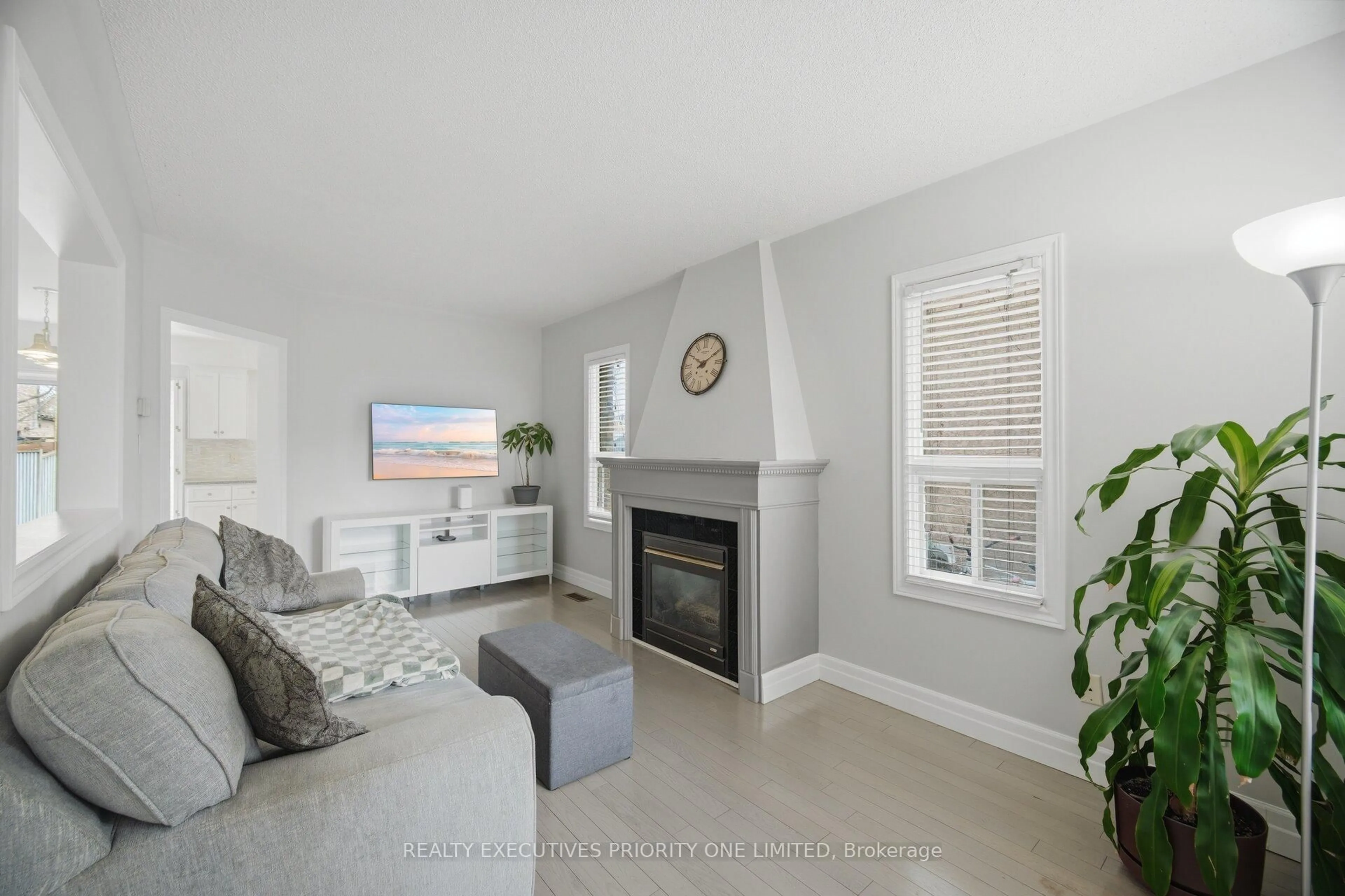 Living room with furniture, unknown for 24 Archbury Circ, Caledon Ontario L7E 2H7