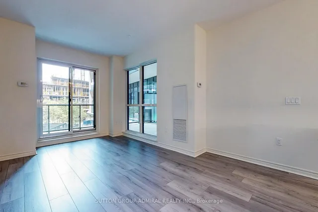 39 Annie Craig Dr #221, Toronto 2