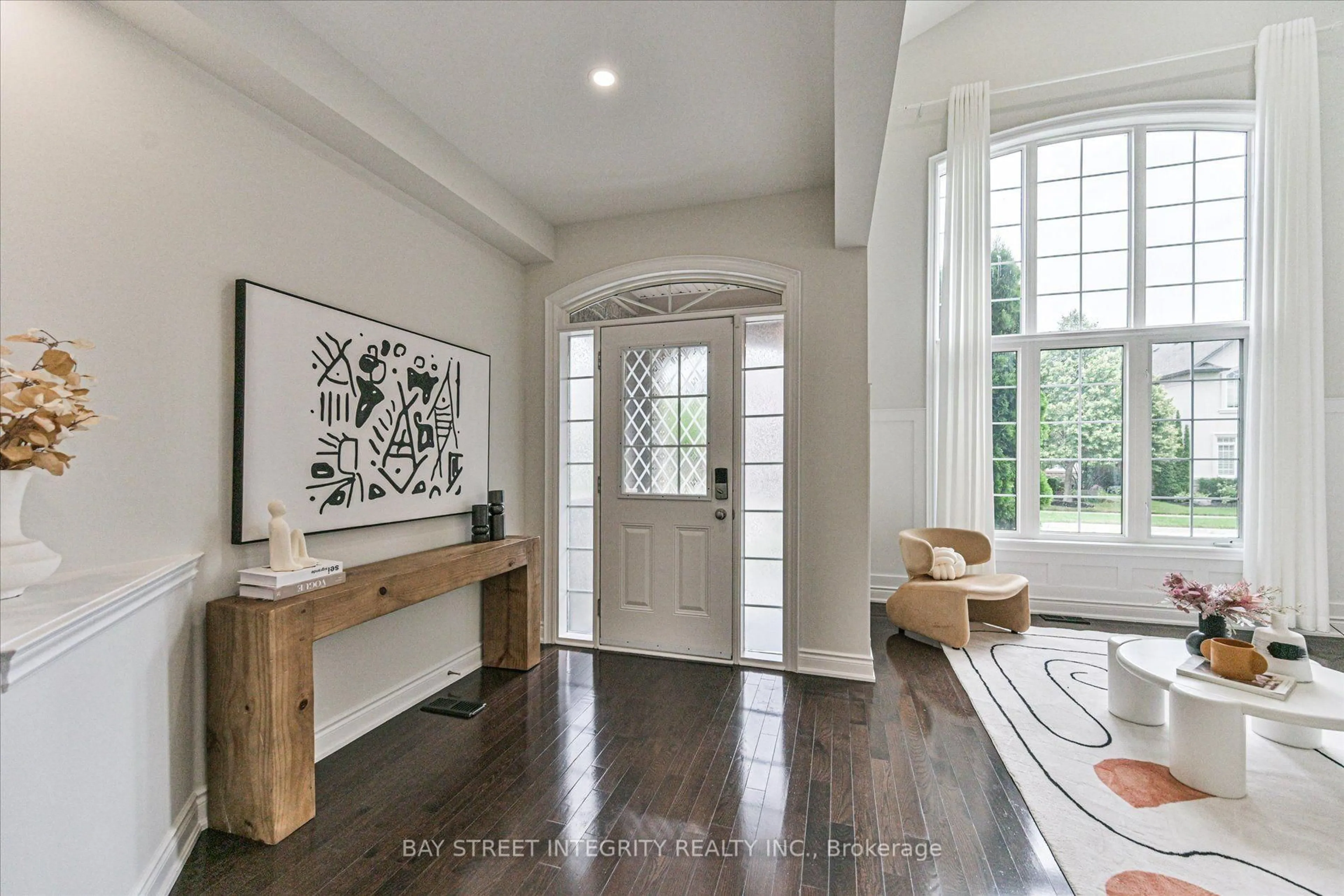 Indoor entryway for 210 Milkweed Way, Oakville Ontario L6L 0A6