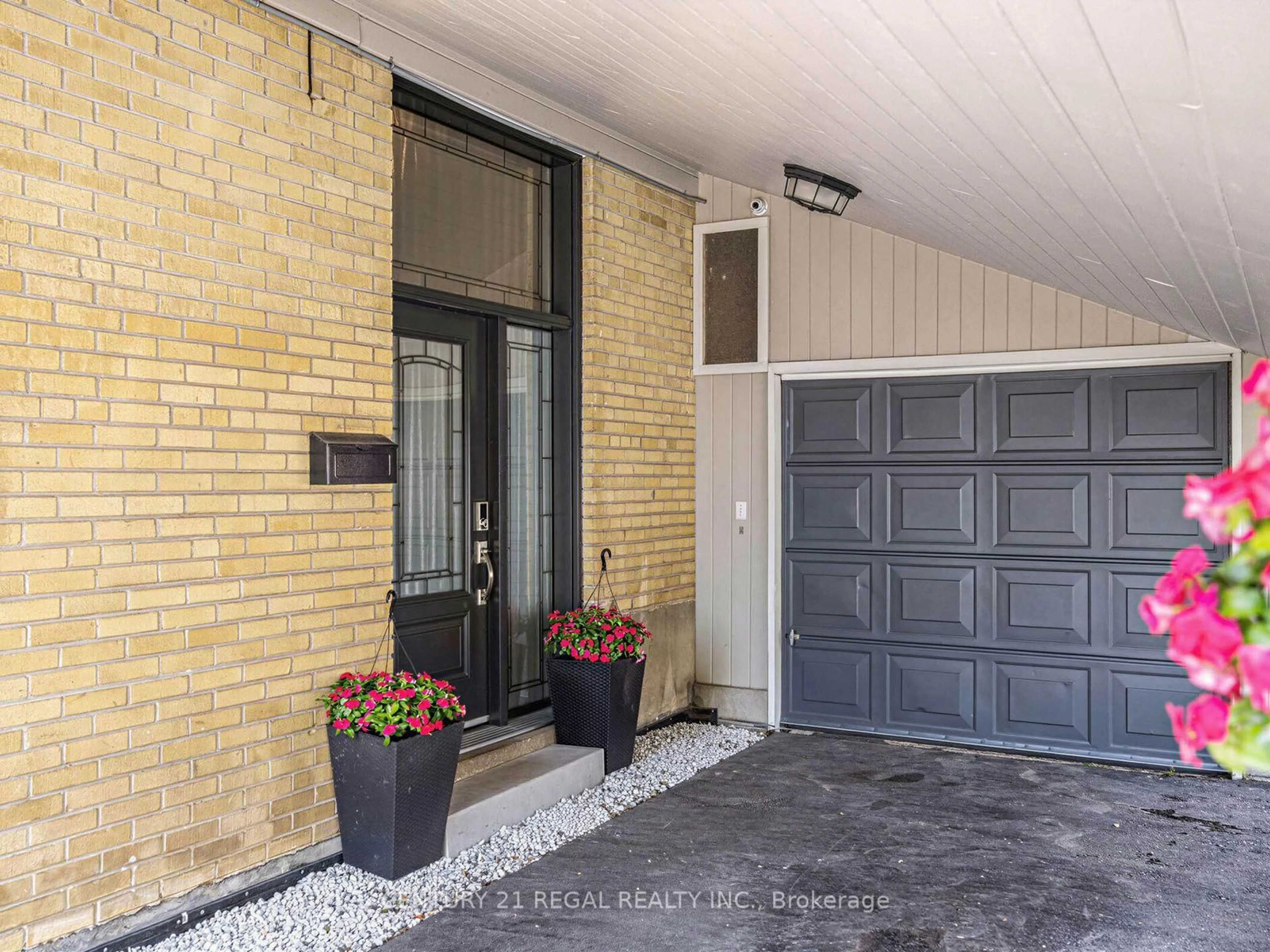 Indoor entryway for 281 Thistle Down Blvd, Toronto Ontario M9V 1K6