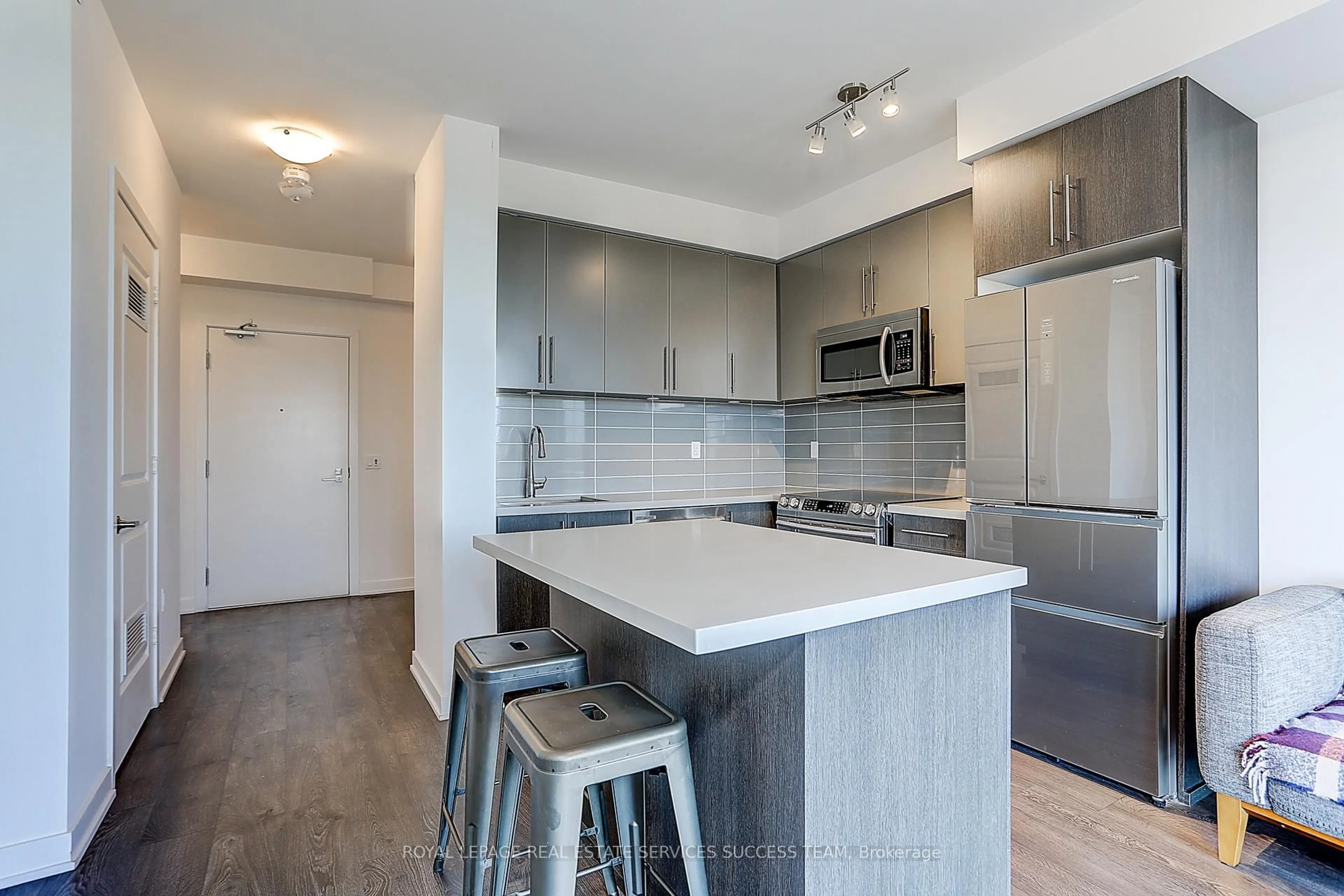 Open concept kitchen, unknown for 4699 Glen Erin Dr #1203, Mississauga Ontario L5M 2E5