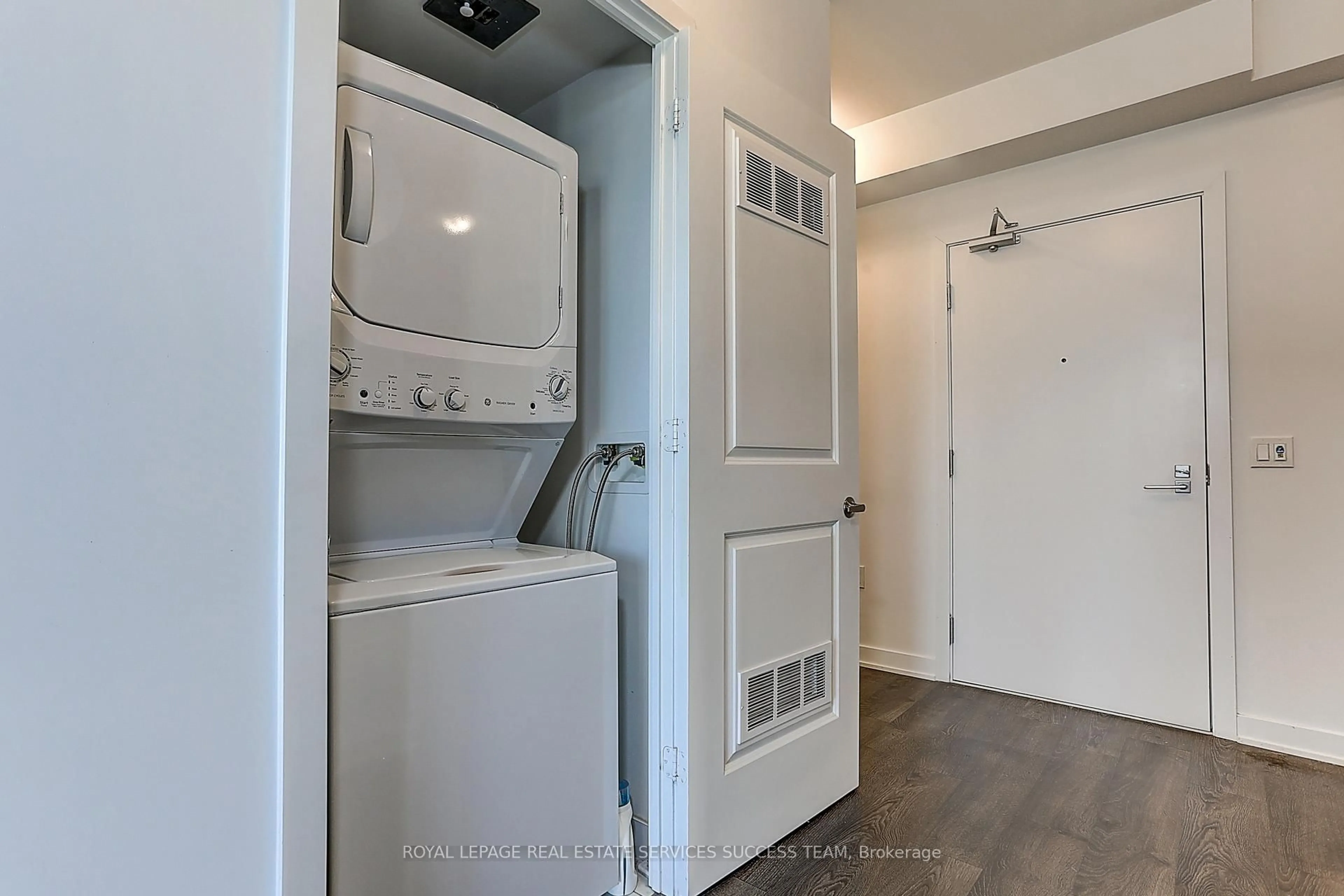 Laundry room for 4699 Glen Erin Dr #1203, Mississauga Ontario L5M 2E5