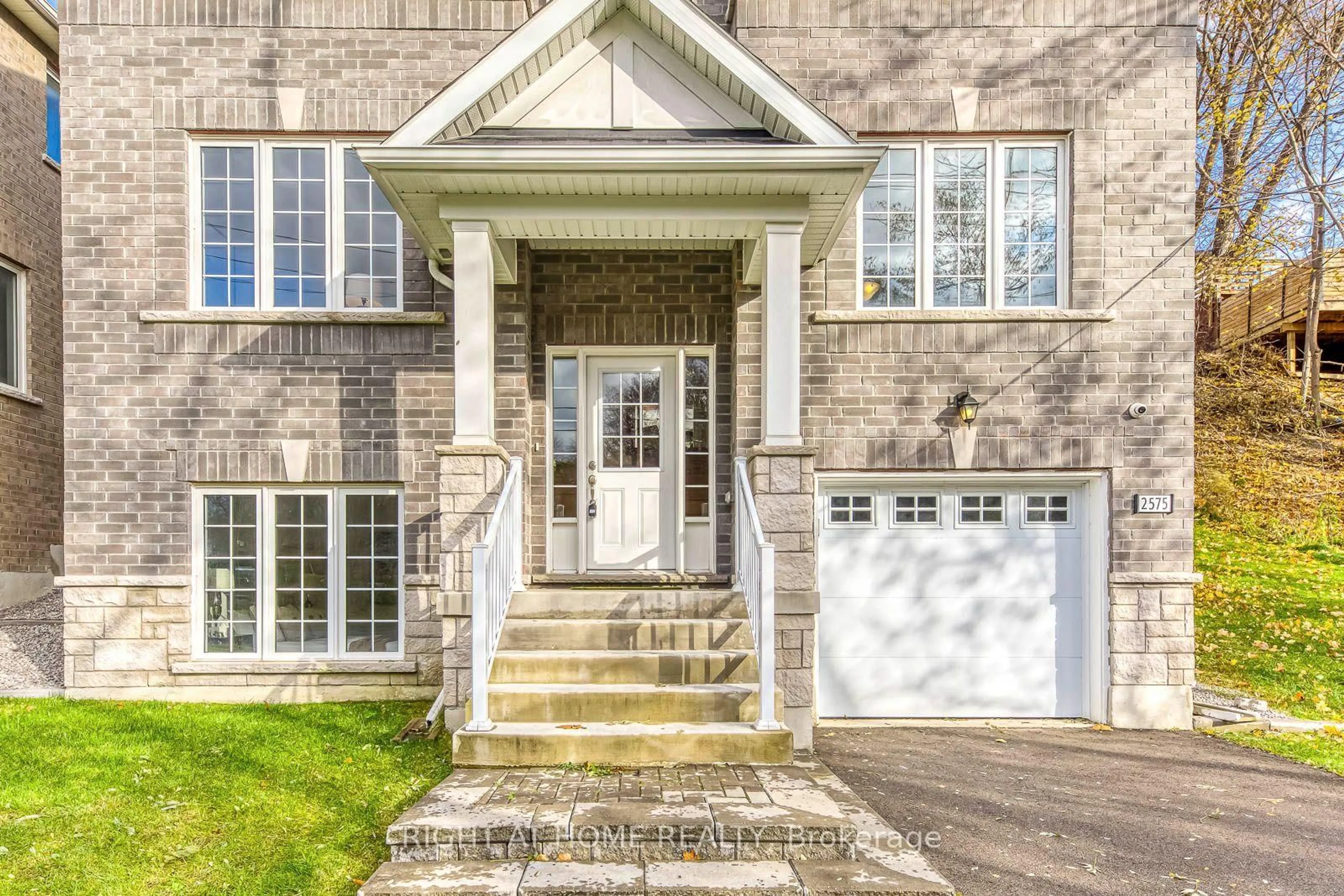Home with brick exterior material, street for 2575 Islington Ave, Toronto Ontario M9V 4A2