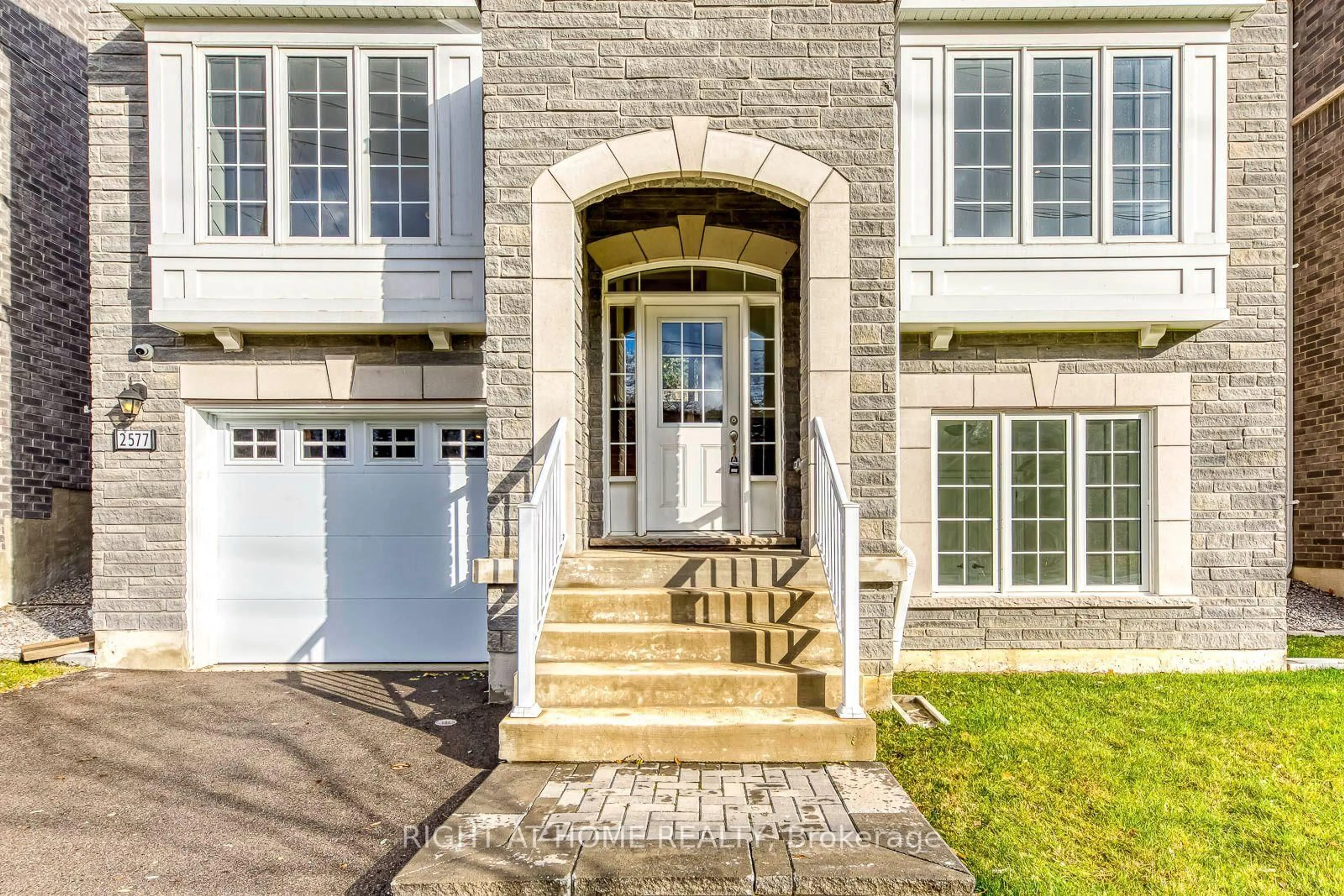 Unknown for 2577 Islington Ave, Toronto Ontario M9V 4A2