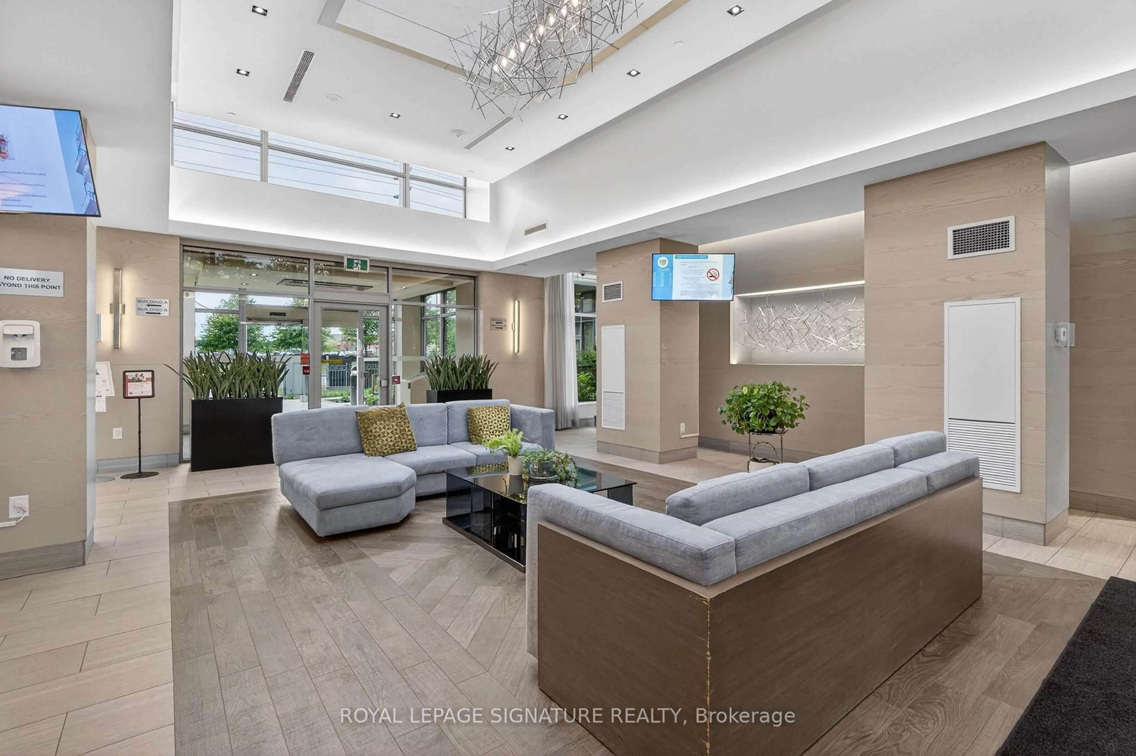 Lobby for 4633 Glen Erin Dr #1710, Mississauga Ontario L5M 0Y6
