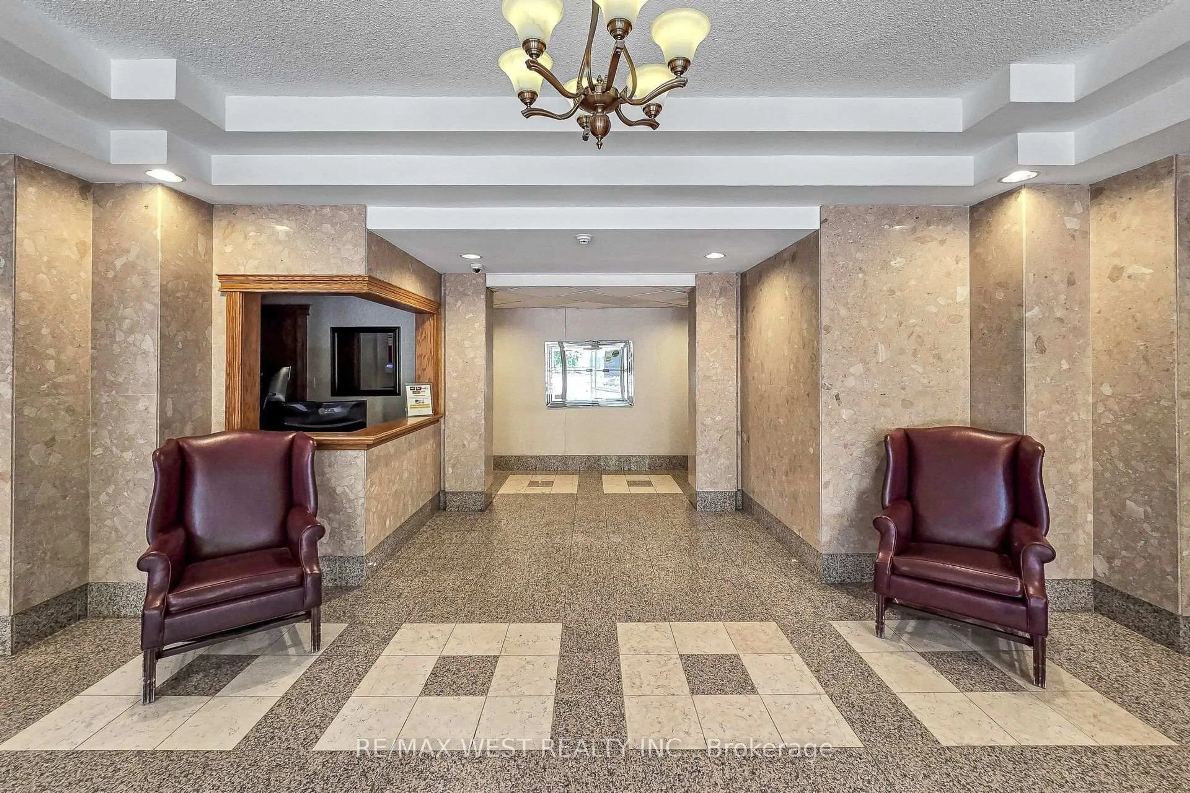 Lobby for 55 Elm Dr #1801, Mississauga Ontario L5B 3Z3