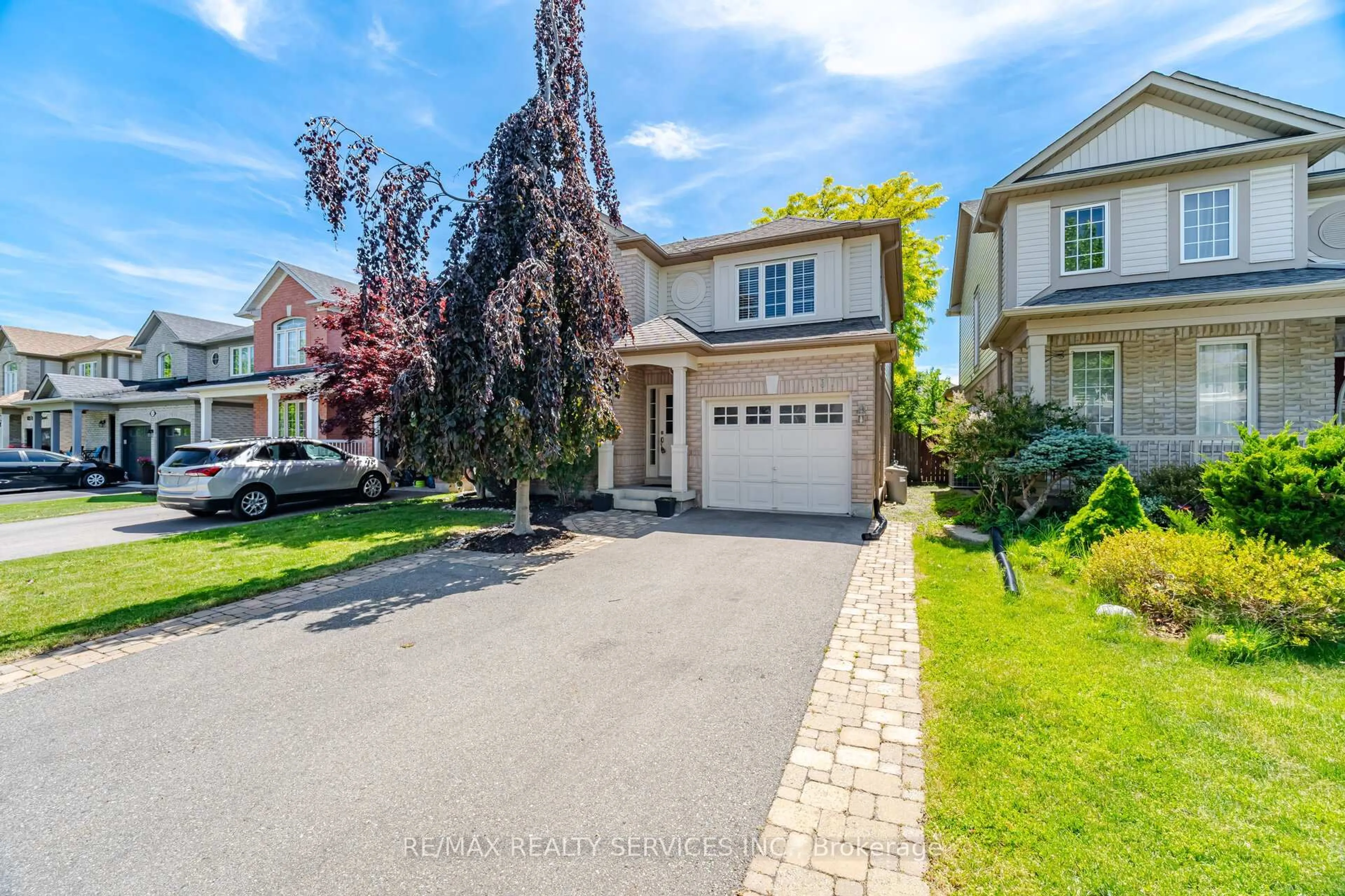 A pic from outside/outdoor area/front of a property/back of a property/a pic from drone, street for 1131 Zimmerman Cres, Milton Ontario L9T 5T2