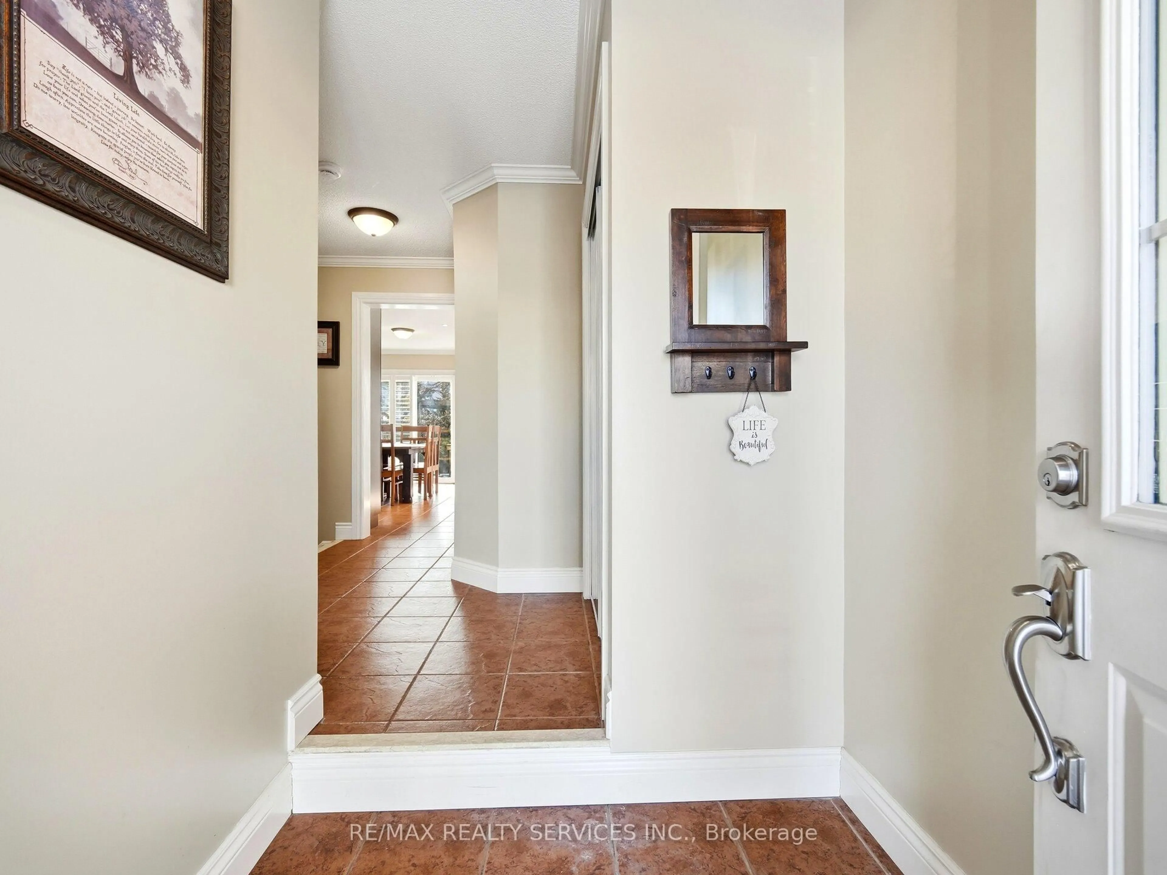 Indoor entryway for 1131 Zimmerman Cres, Milton Ontario L9T 5T2