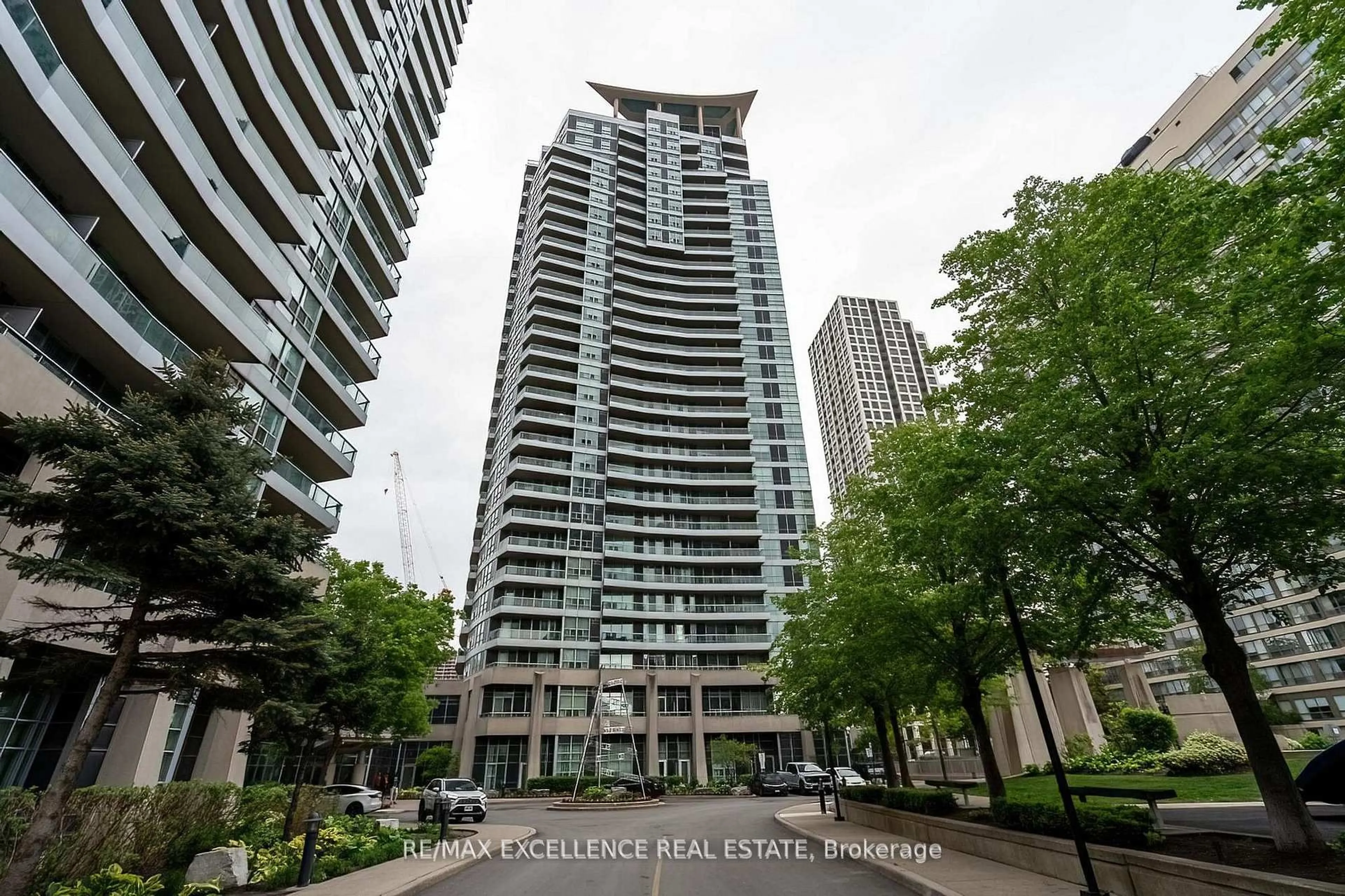 Patio, unknown for 33 Elm Dr #2102, Mississauga Ontario L5B 4L2