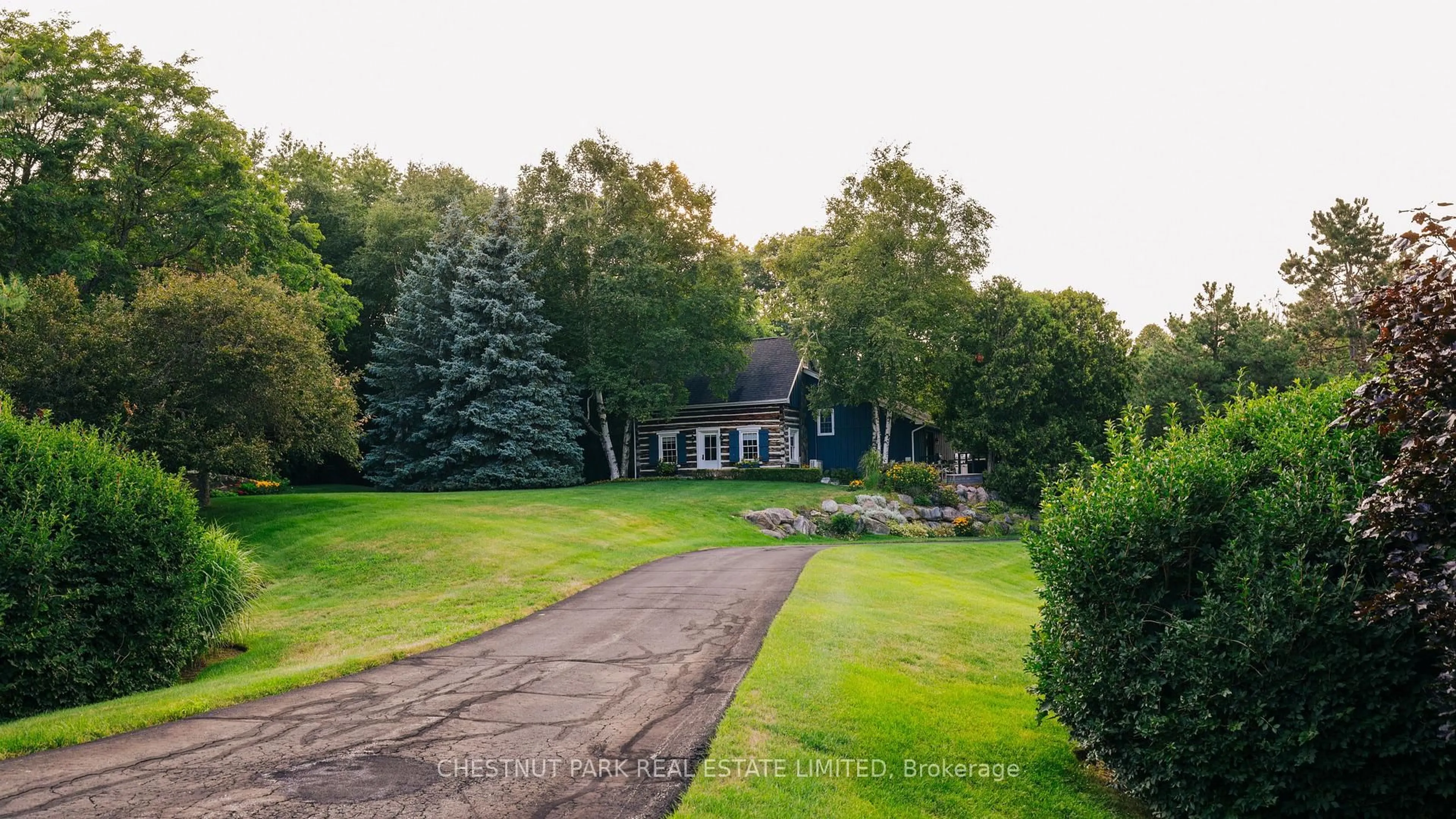 A pic from outside/outdoor area/front of a property/back of a property/a pic from drone, street for 23 Granite Stones Dr, Caledon Ontario L7C 0E2