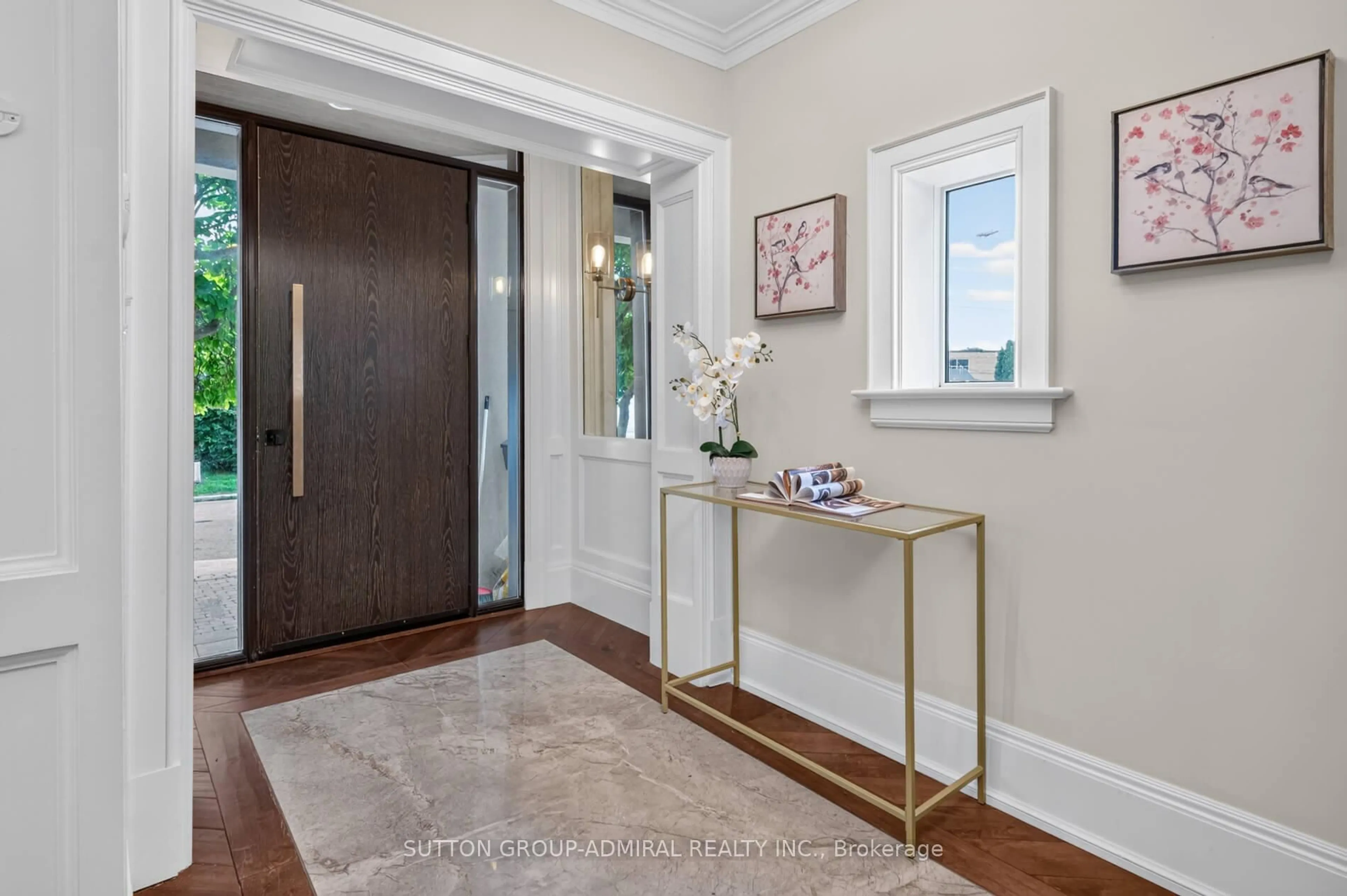 Indoor entryway for 63 Westbury Cres, Toronto Ontario M6M 1M3
