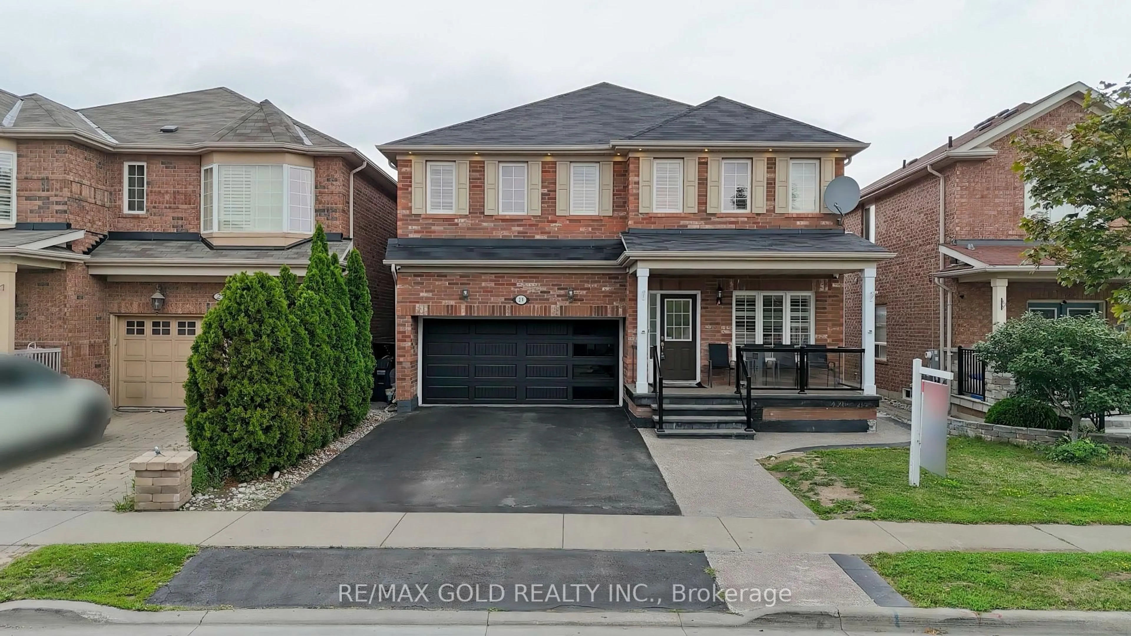Home with brick exterior material, street for 29 Abbotsbury Dr, Brampton Ontario L6X 0S4