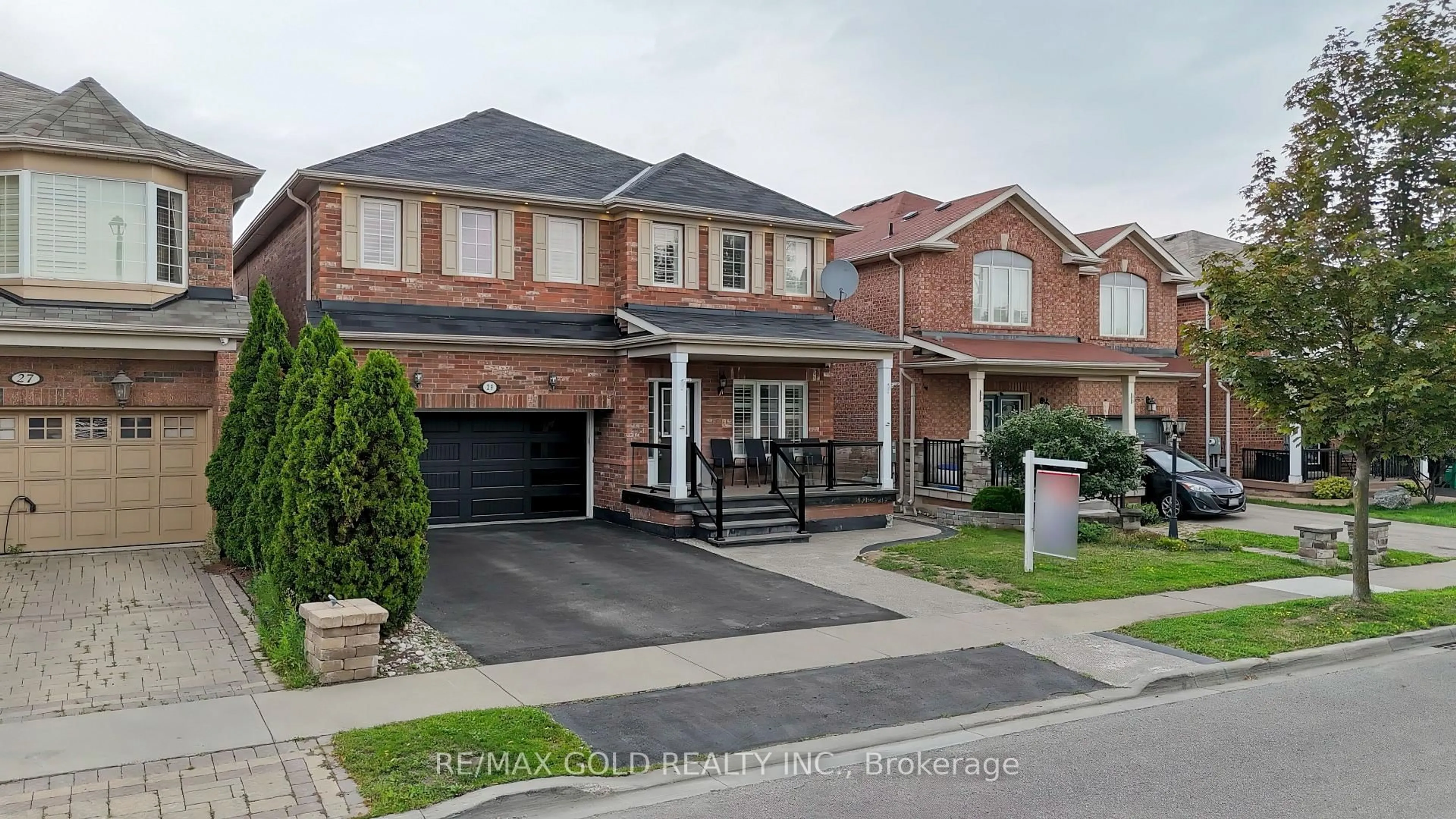 Home with brick exterior material, street for 29 Abbotsbury Dr, Brampton Ontario L6X 0S4
