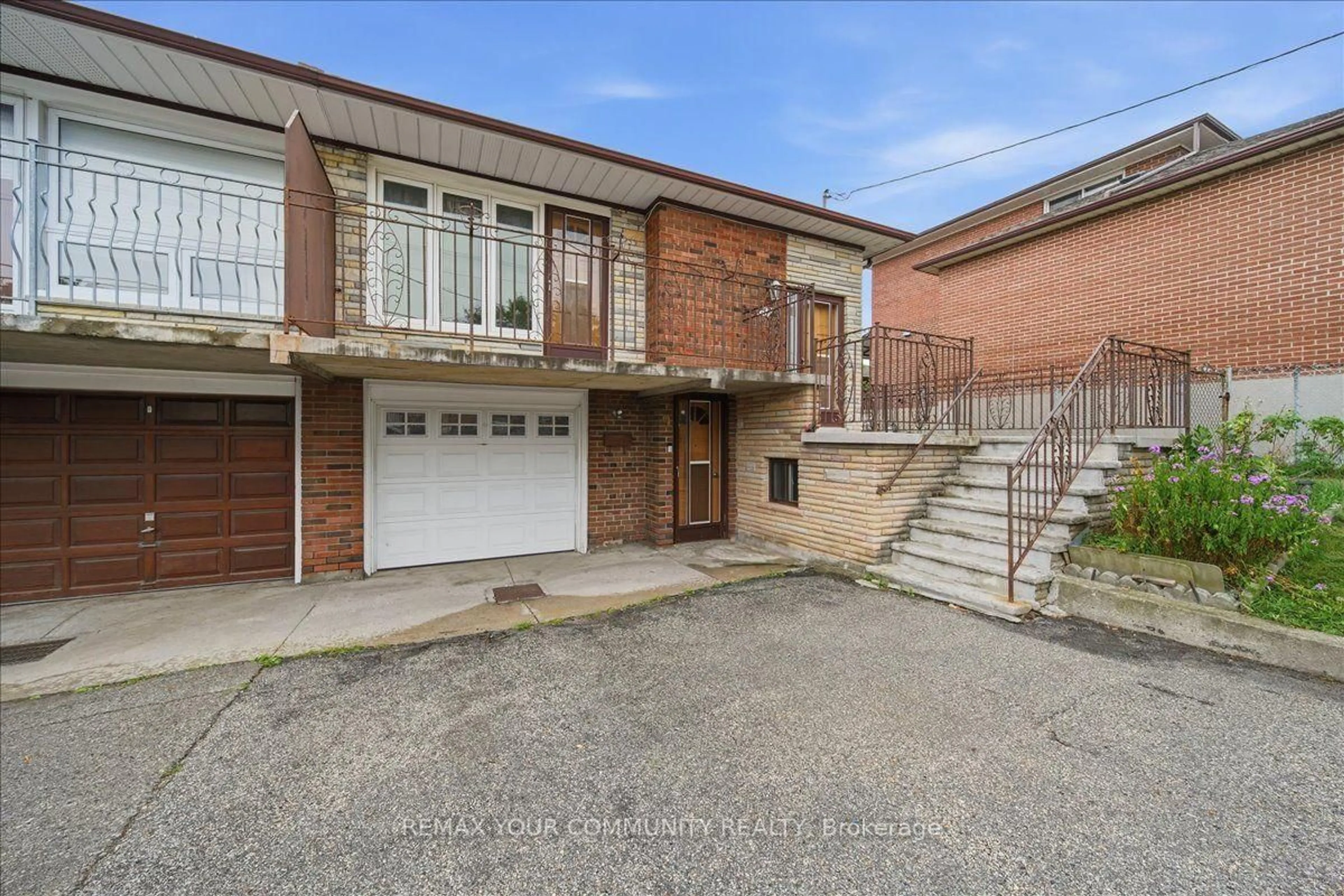 Unknown for 9 Hisey Cres, Toronto Ontario M3N 1T9