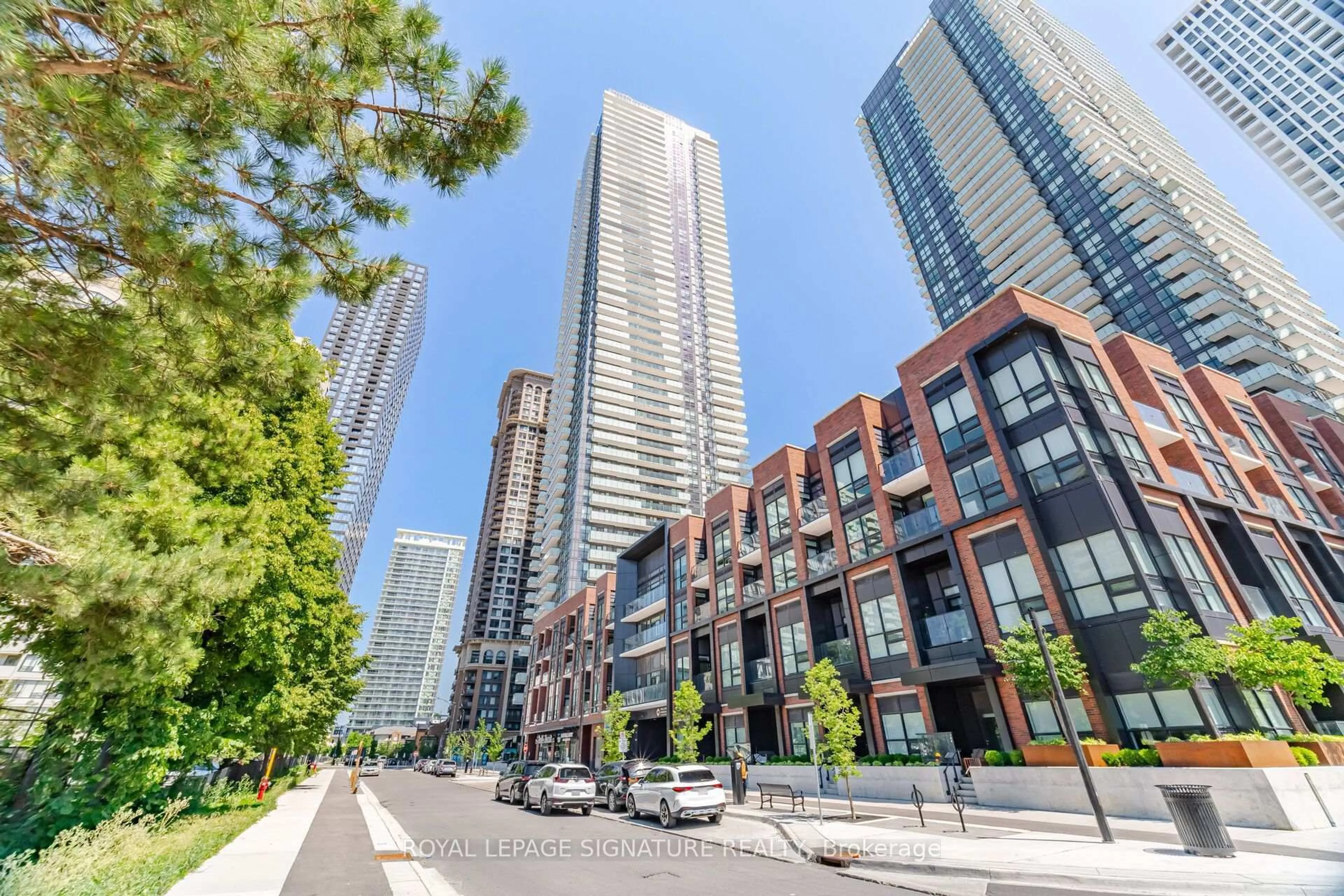 Patio, street for 430 Square One Dr #2709, Mississauga Ontario L5B 0L6