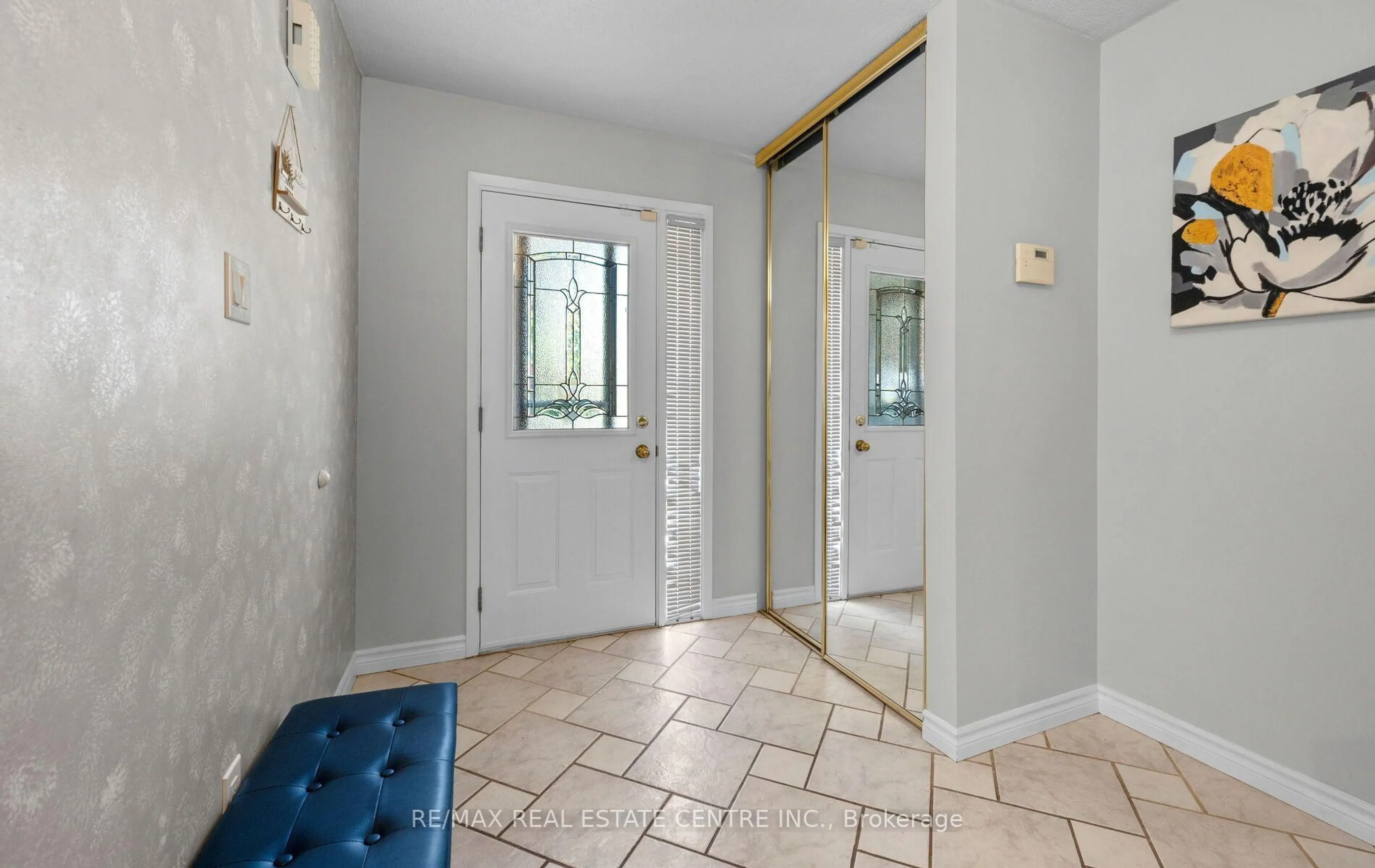 Indoor entryway for 4 Ecclestone Dr, Brampton Ontario L6X 3L6