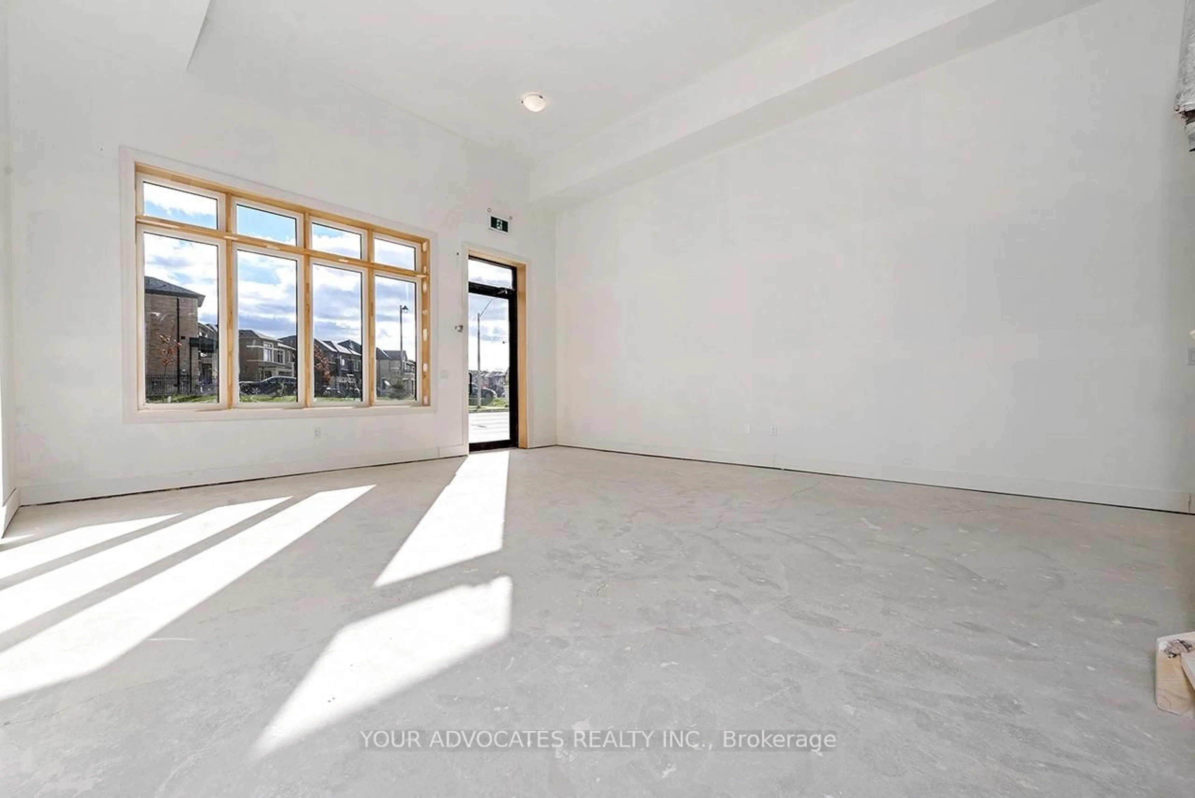 Indoor foyer for 136 Falby Rd, Brampton Ontario L6P 4S1