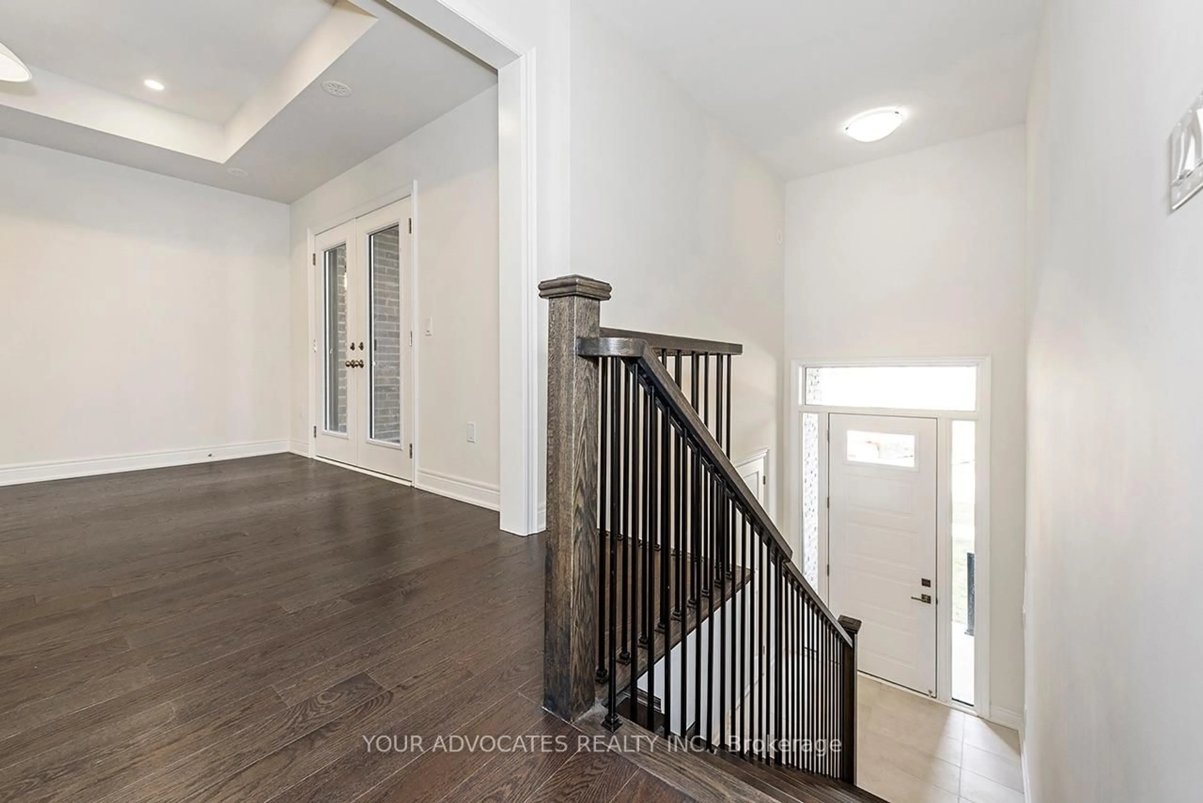 Indoor entryway for 136 Falby Rd, Brampton Ontario L6P 4S1