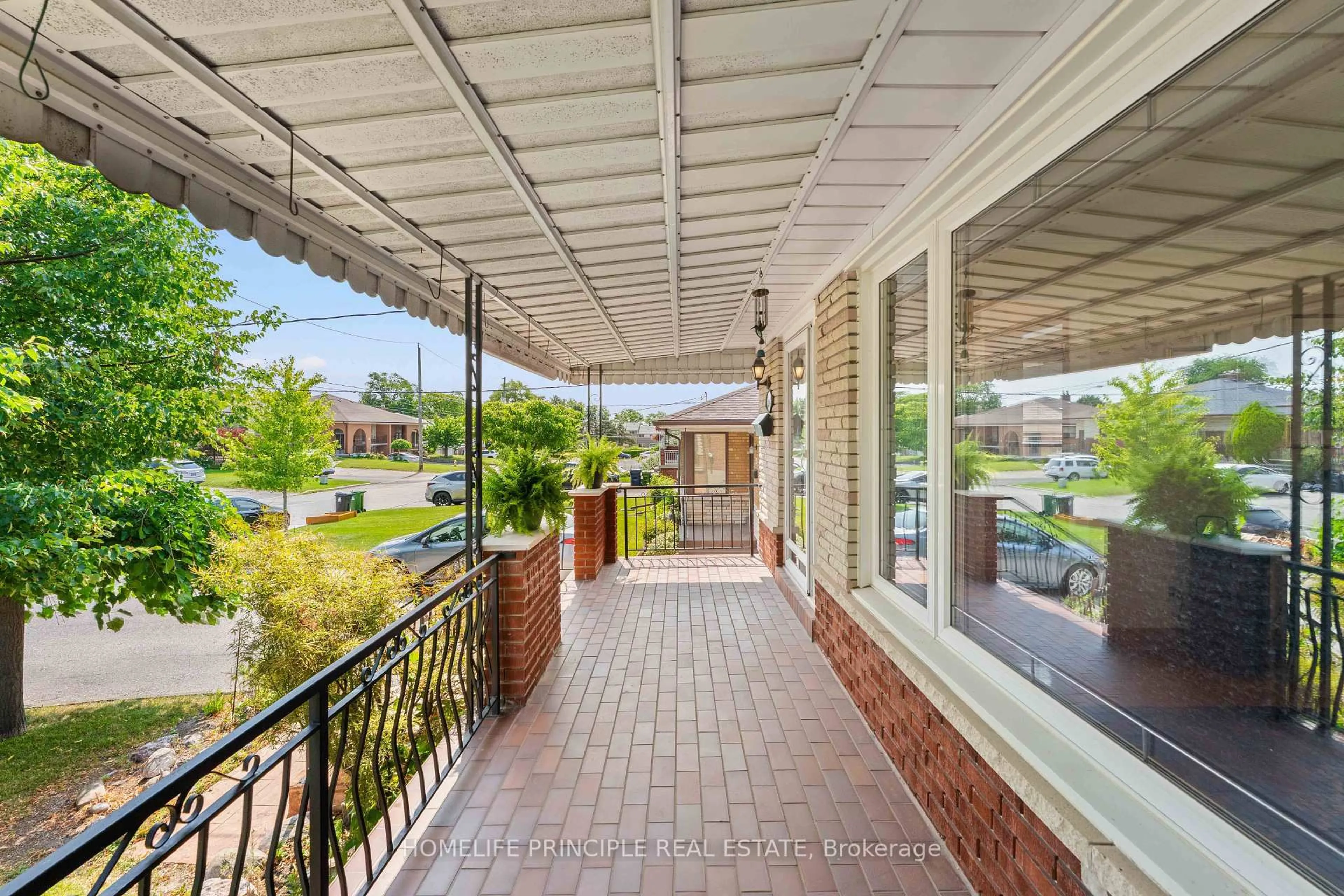 Patio, street for 24 Whitbread Cres, Toronto Ontario M3L 2A7