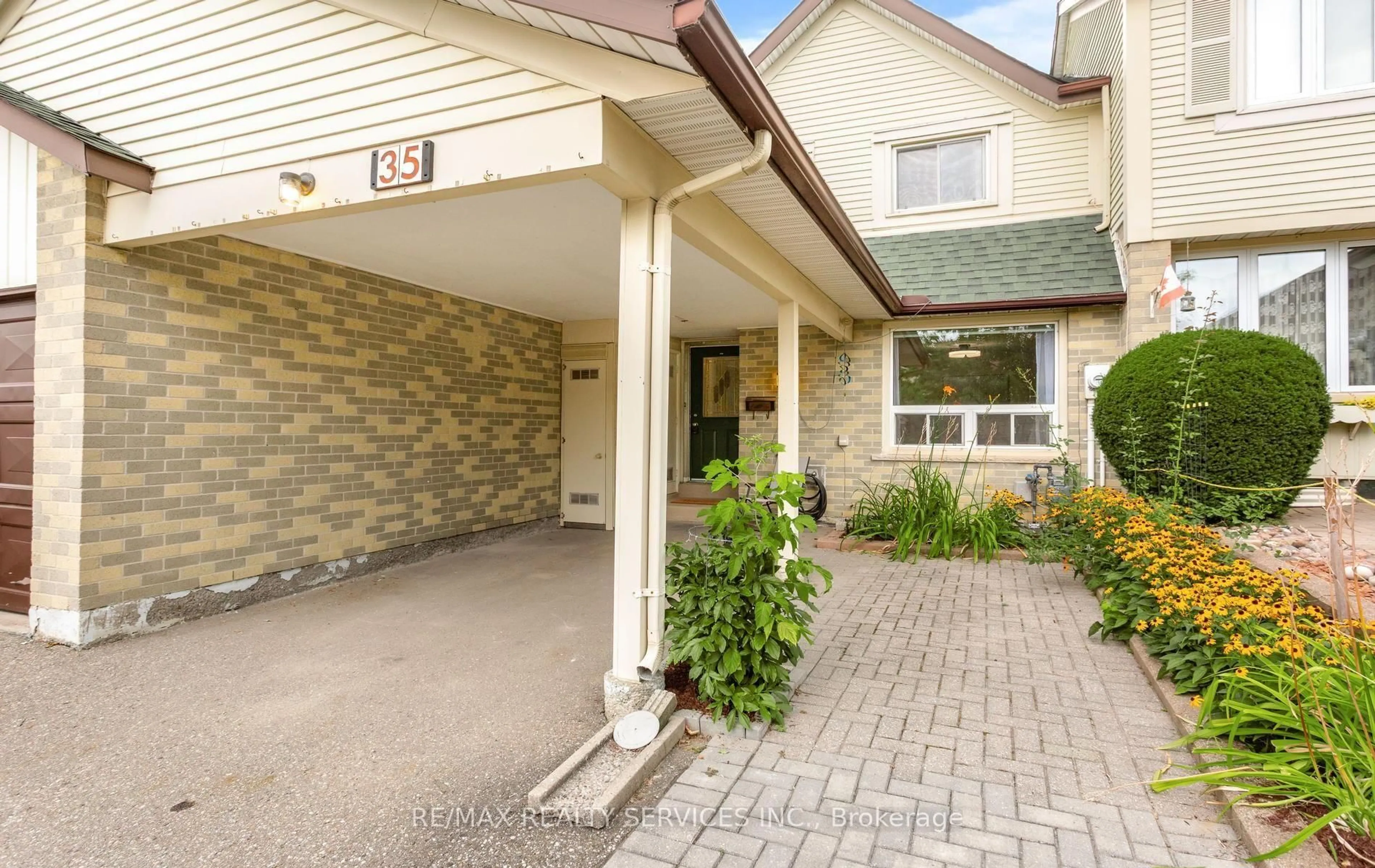 Unknown for 35 Sparklett Cres, Brampton Ontario L6Z 1M7