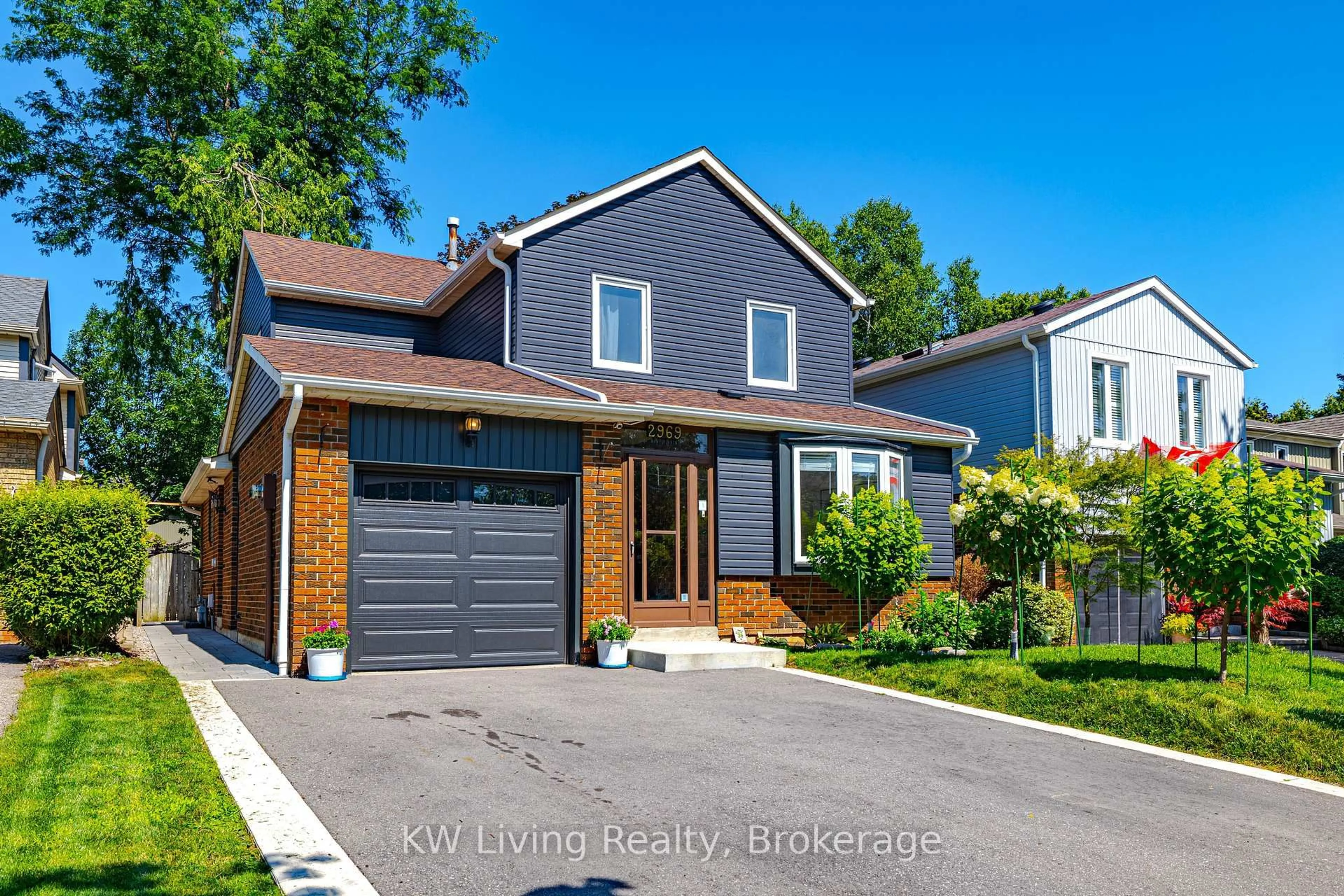 Home with brick exterior material, street for 2969 Dancer Crt, Mississauga Ontario L5L 1Y5