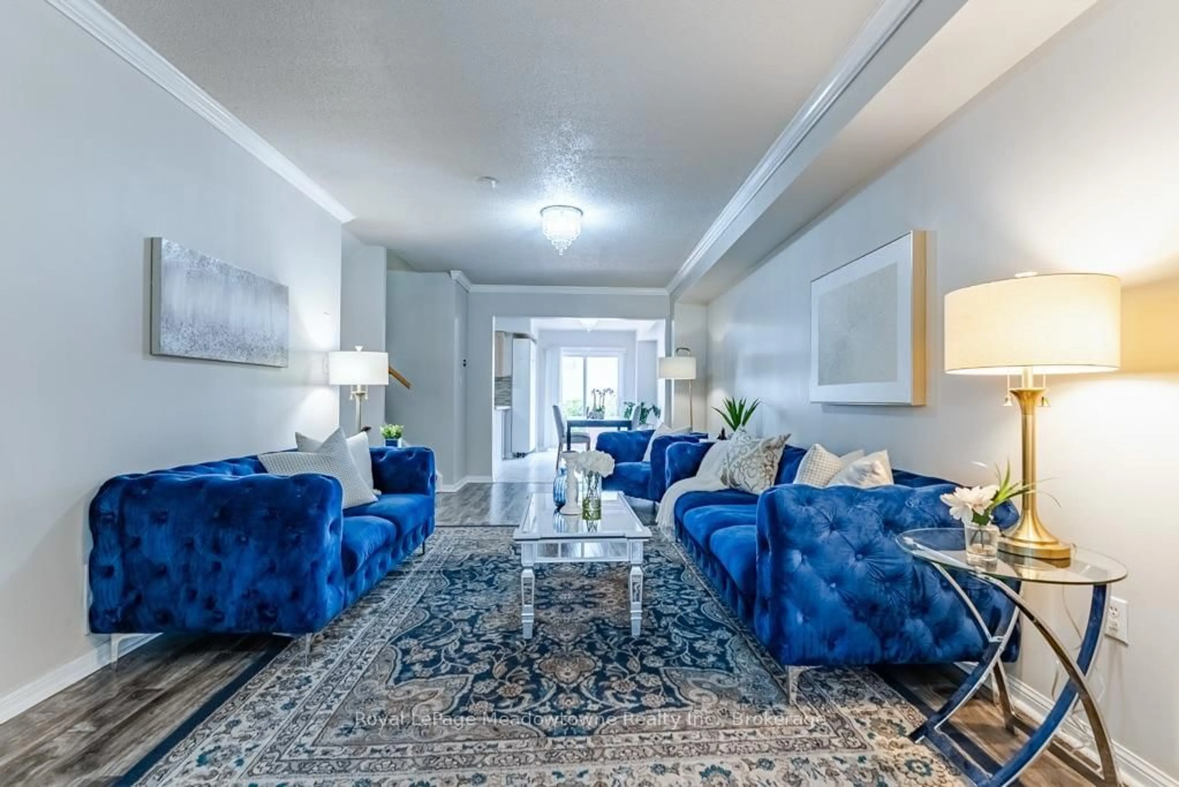 Living room with furniture, carpet floor for 166 Panton Tr, Milton Ontario L9T 6K4