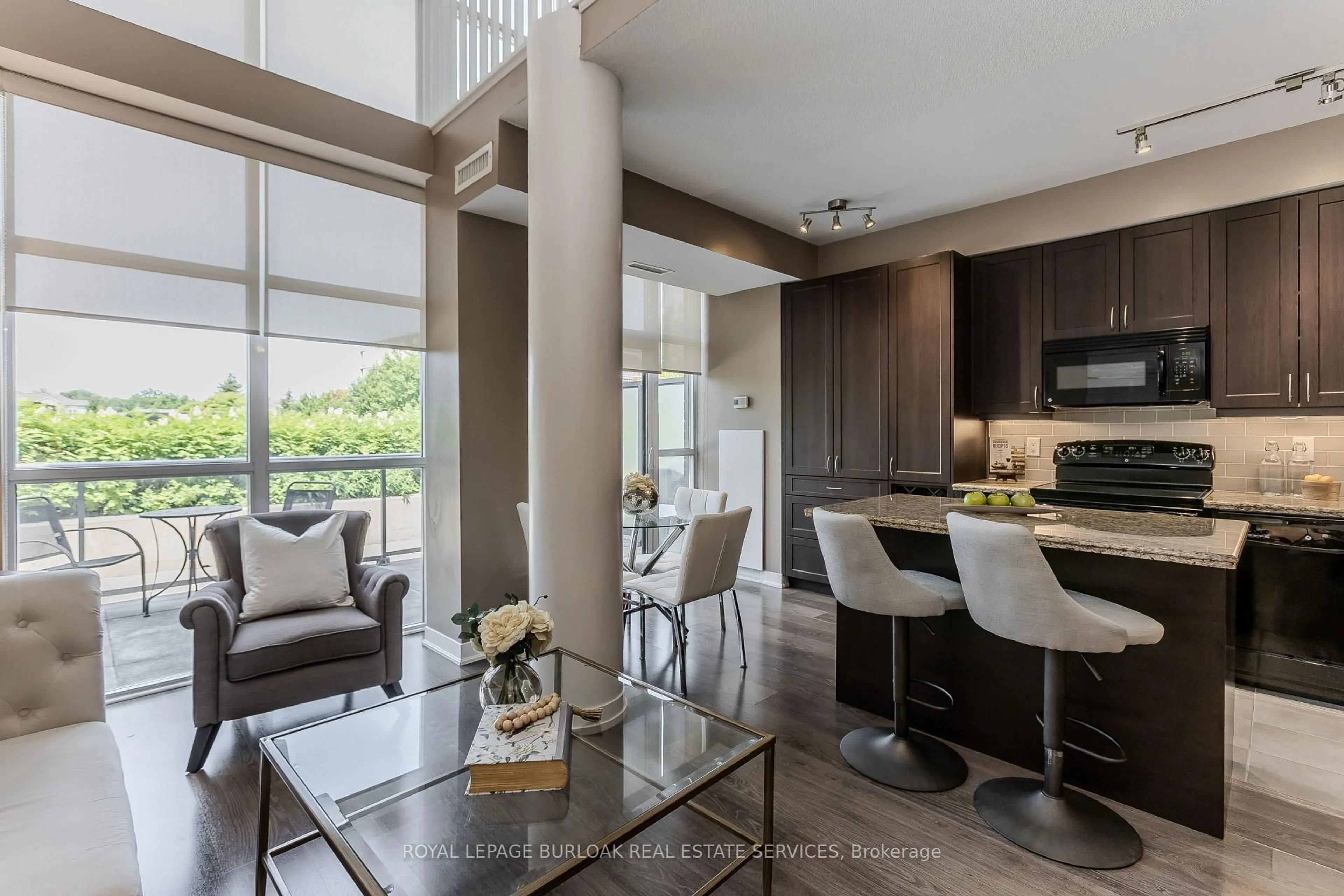 Open concept kitchen, ceramic/tile floor for 1940 Ironstone Dr #204, Burlington Ontario L7L 0E4