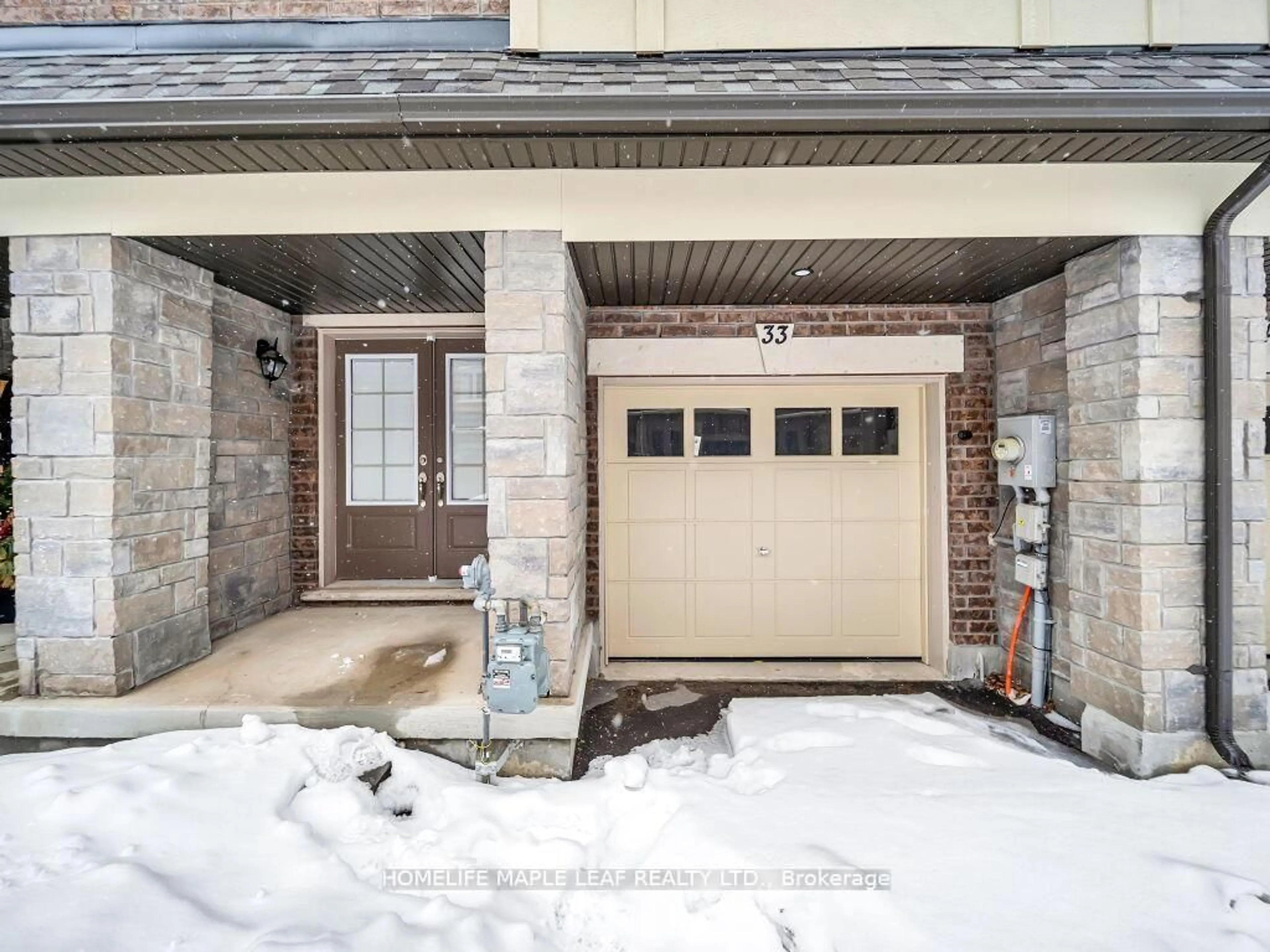 Indoor entryway for 68 First St #33, Orangeville Ontario L9W 2E4