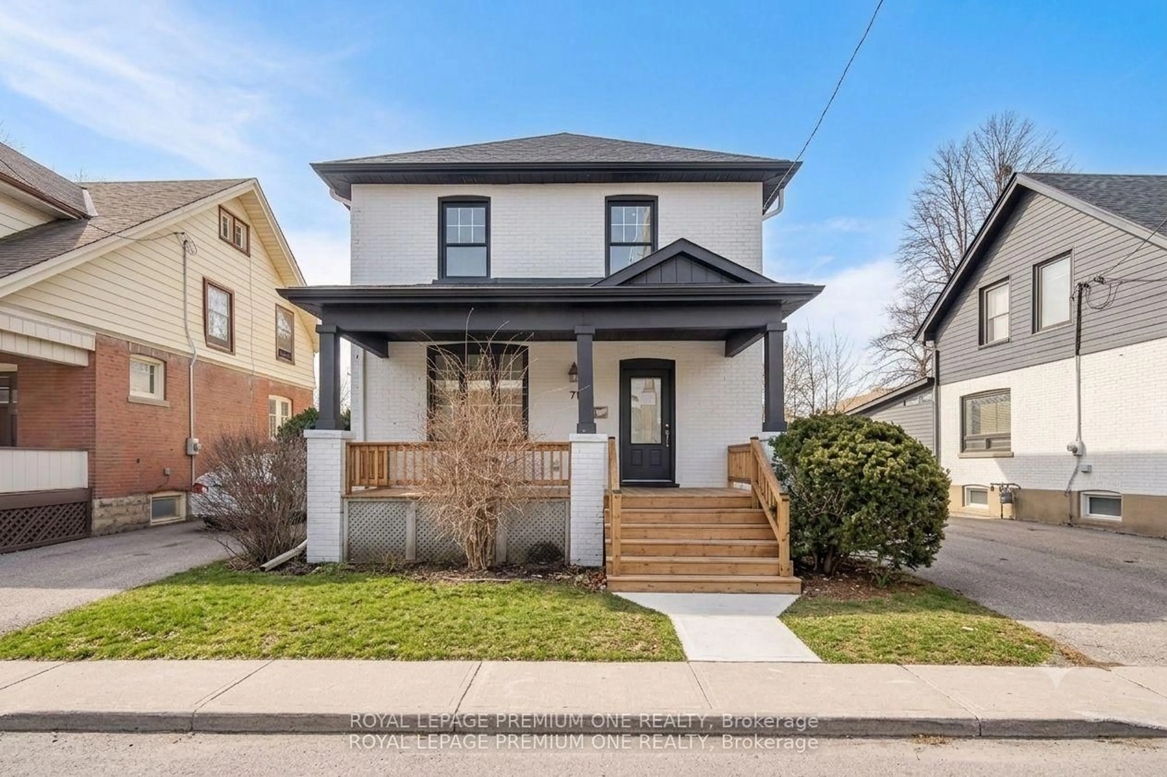 Home with brick exterior material, street for 71 Mill St, Brampton Ontario L6Y 1S9