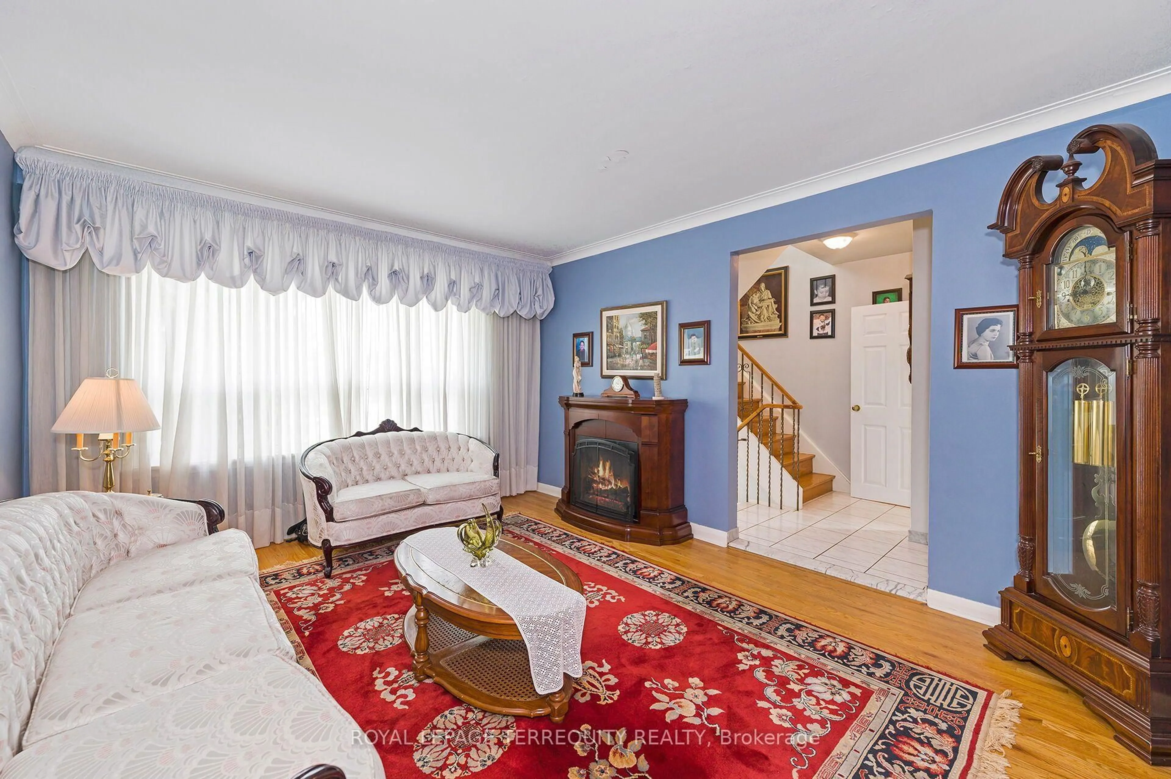 Living room with furniture, unknown for 181 Pellatt Ave, Toronto Ontario M9N 2P5