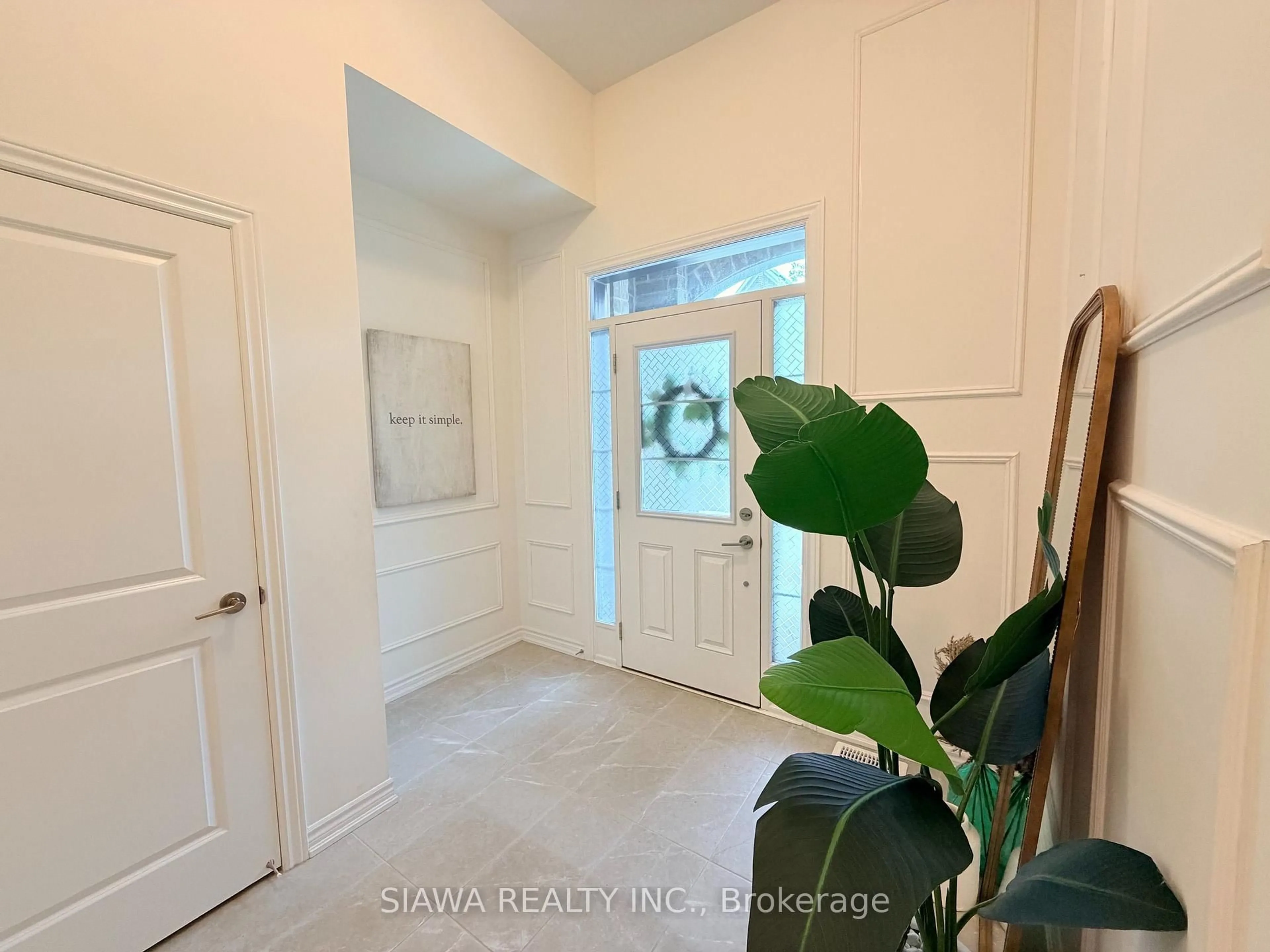Indoor entryway for 1467 Periwinkle Pl, Milton Ontario L9E 1Z8