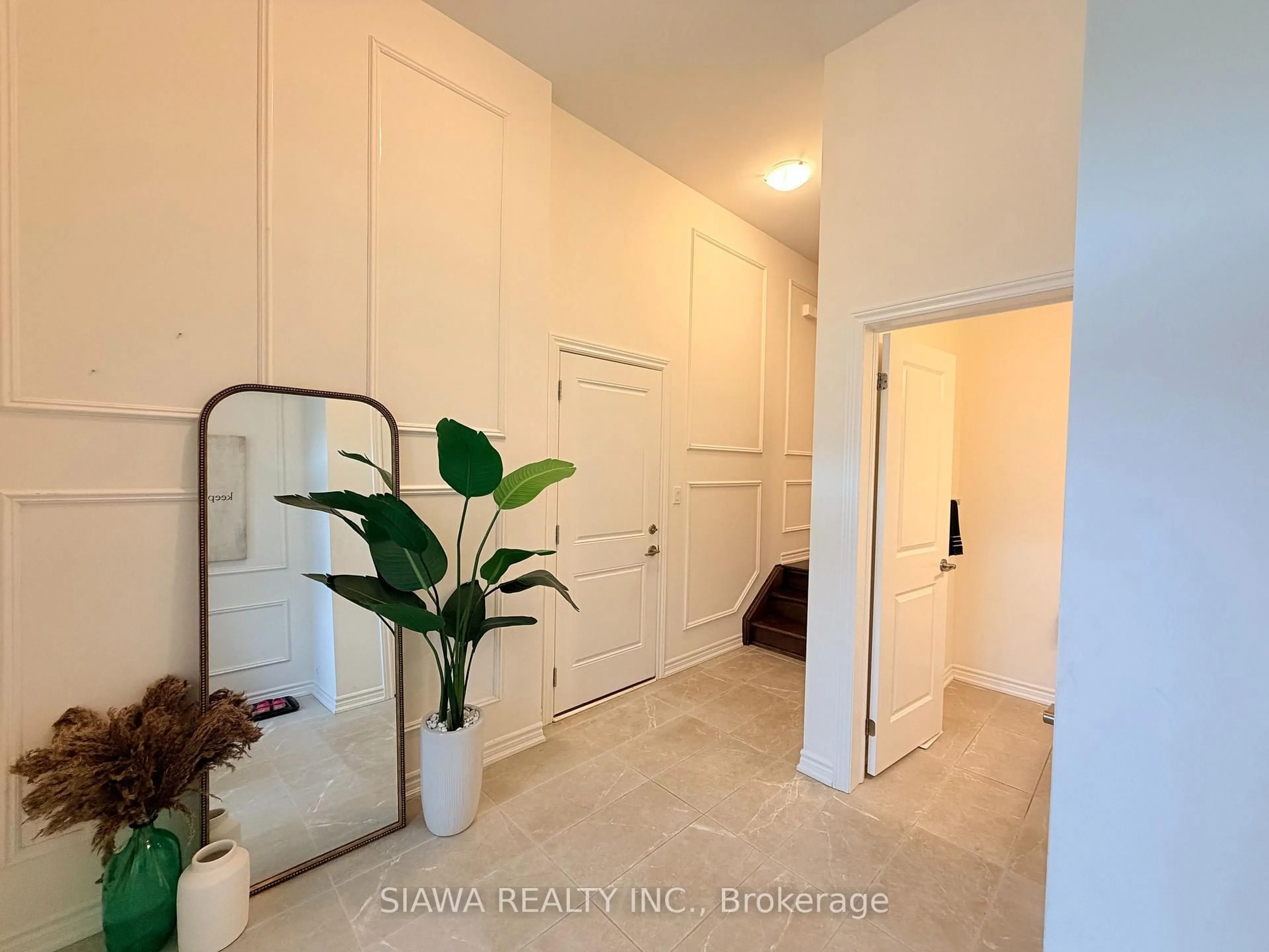Indoor entryway for 1467 Periwinkle Pl, Milton Ontario L9E 1Z8