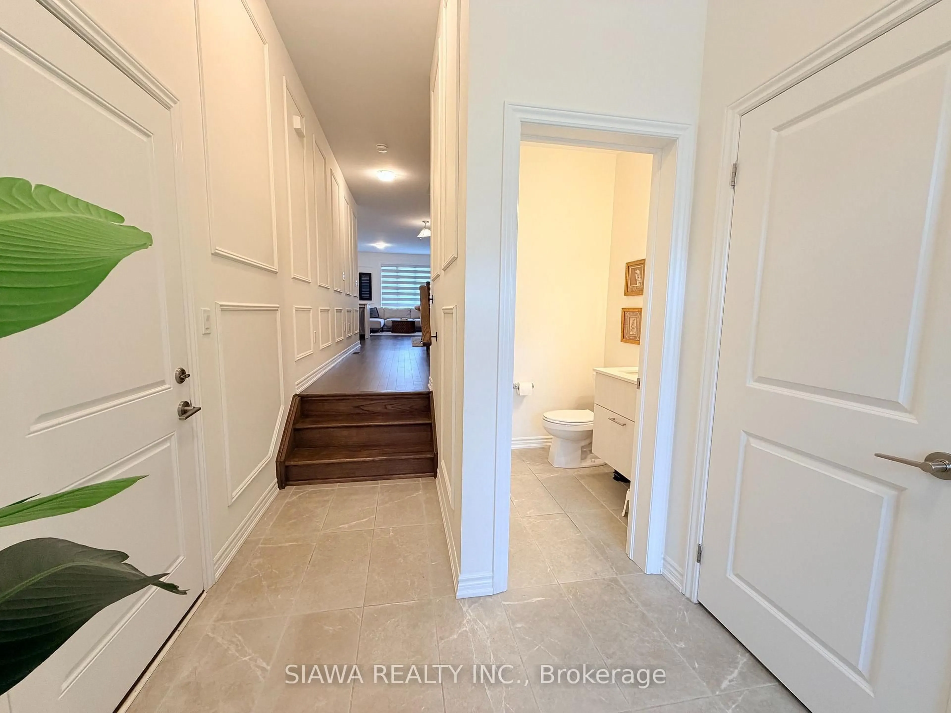 Indoor entryway for 1467 Periwinkle Pl, Milton Ontario L9E 1Z8