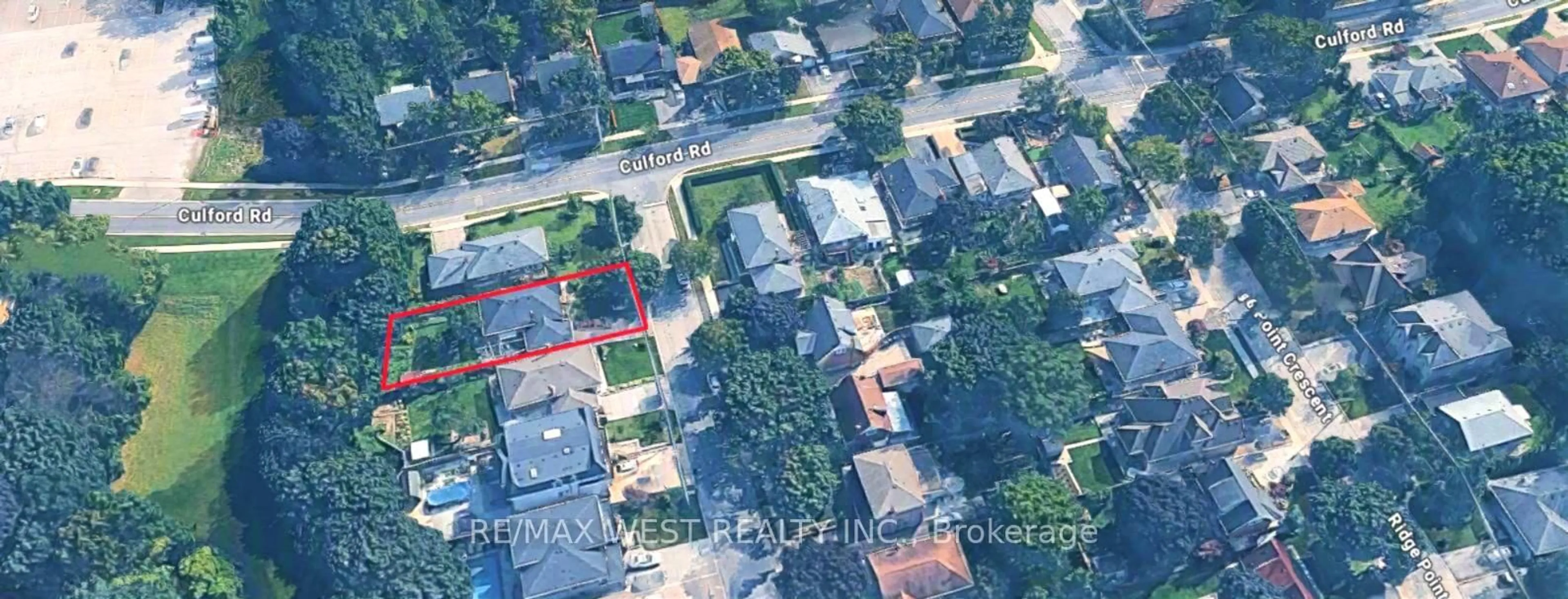 A pic from outside/outdoor area/front of a property/back of a property/a pic from drone, street for 65 Ridge Point Cres, Toronto Ontario M6M 2Z7