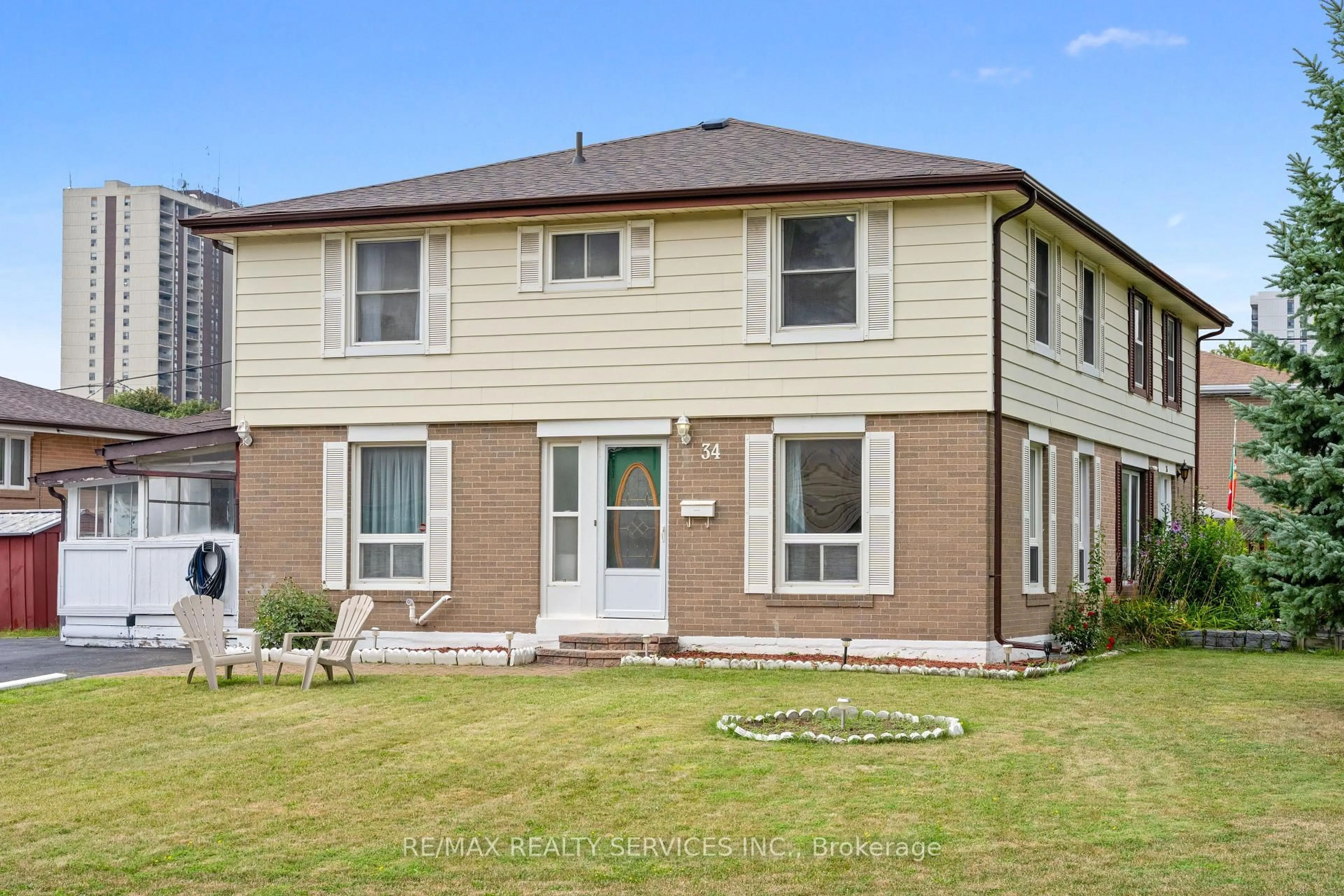 Home with brick exterior material, street for 34 Cathcart Cres, Brampton Ontario L6T 2A5