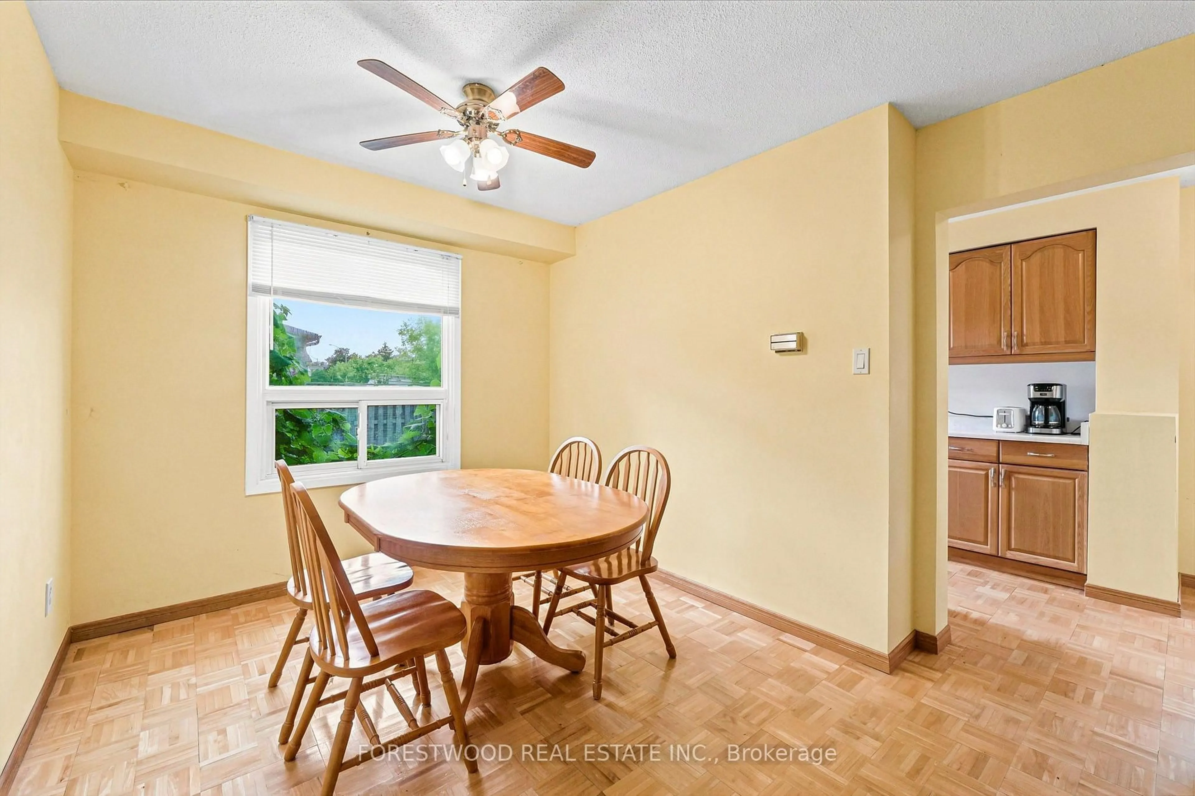 Dining room, unknown for 4110 Quaker Hill Dr, Mississauga Ontario L5C 3M3