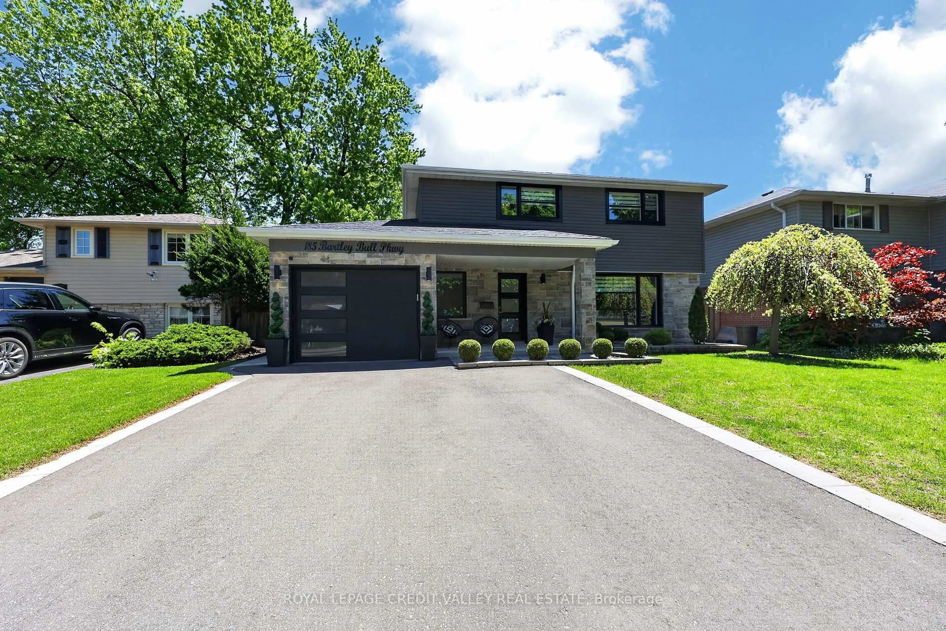 Home with brick exterior material, street for 185 Bartley Bull Pkwy, Brampton Ontario L6W 2K1