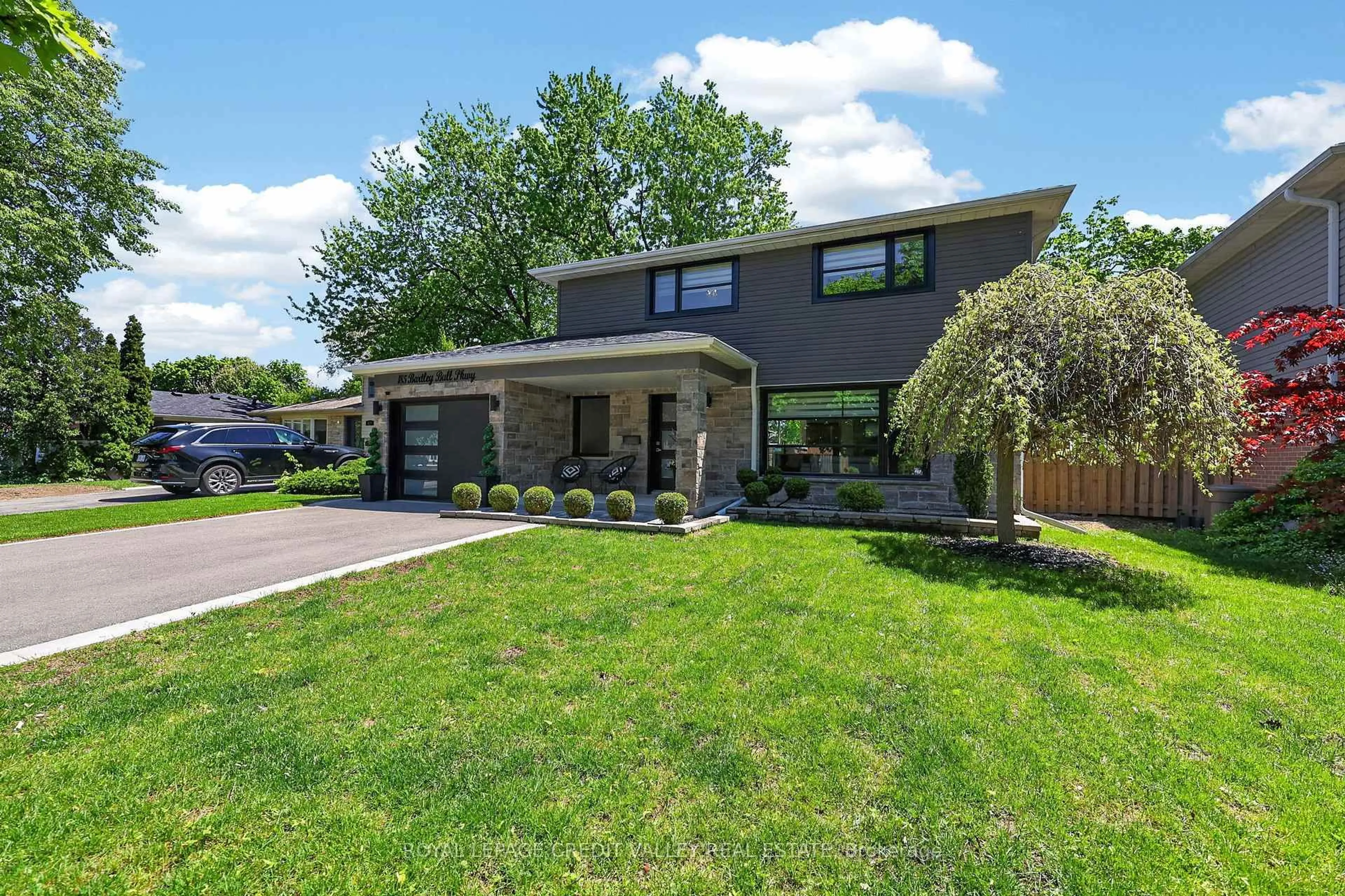 Home with brick exterior material, street for 185 Bartley Bull Pkwy, Brampton Ontario L6W 2K1