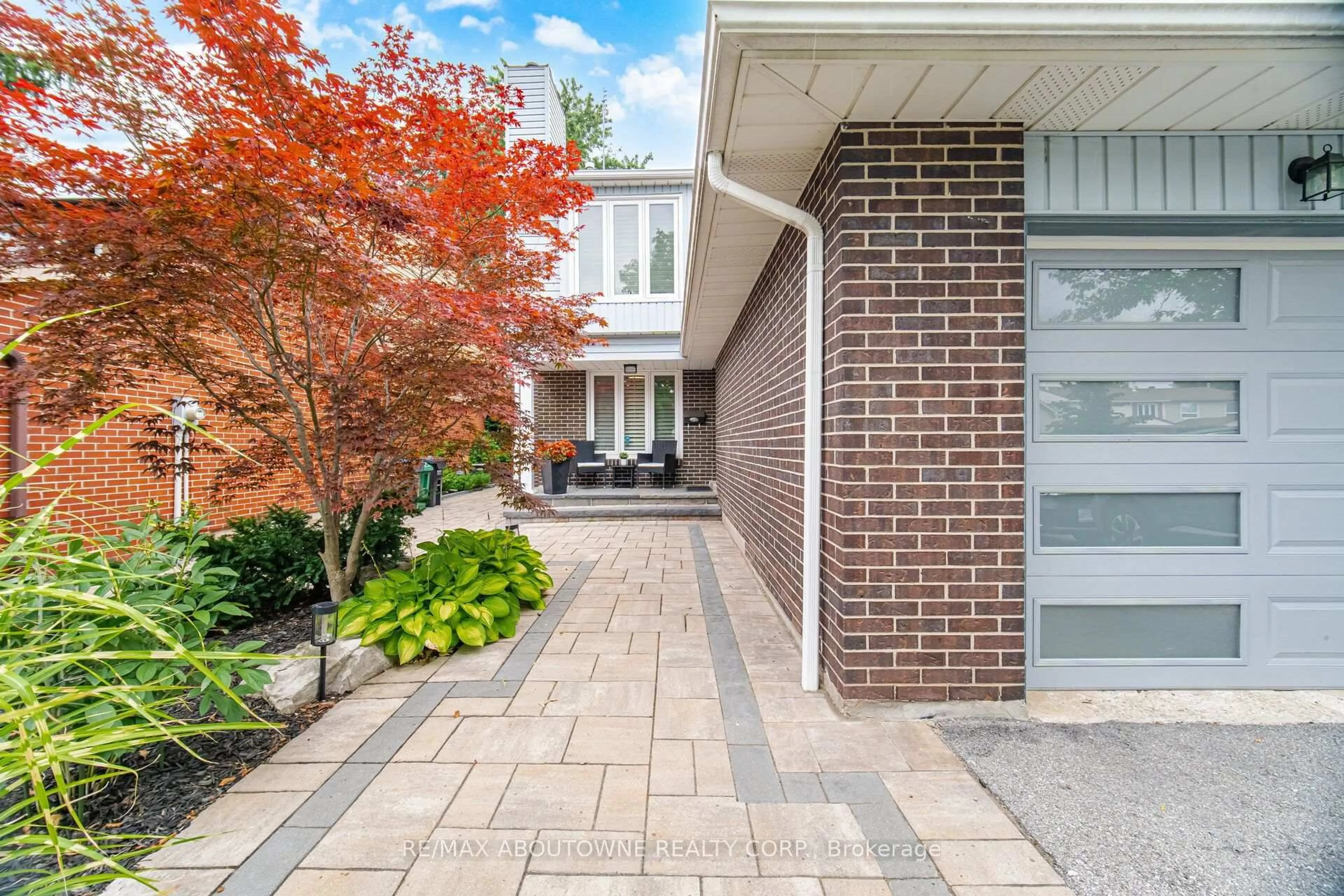 Home with brick exterior material, street for 6298 Starfield Cres, Mississauga Ontario L5N 1X4