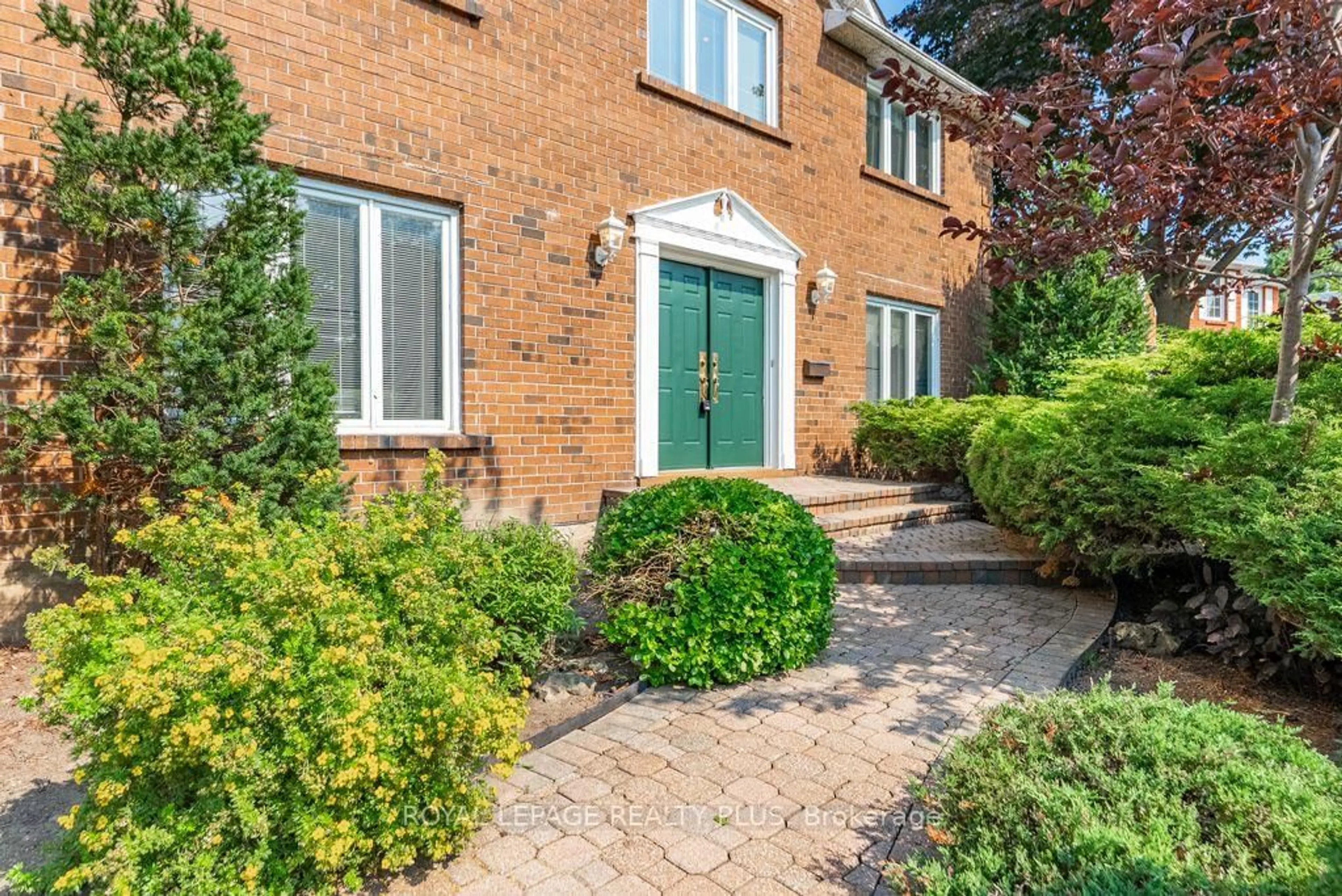 Home with brick exterior material, street for 6 LILLINGTON St, Brampton Ontario L6S 4B9