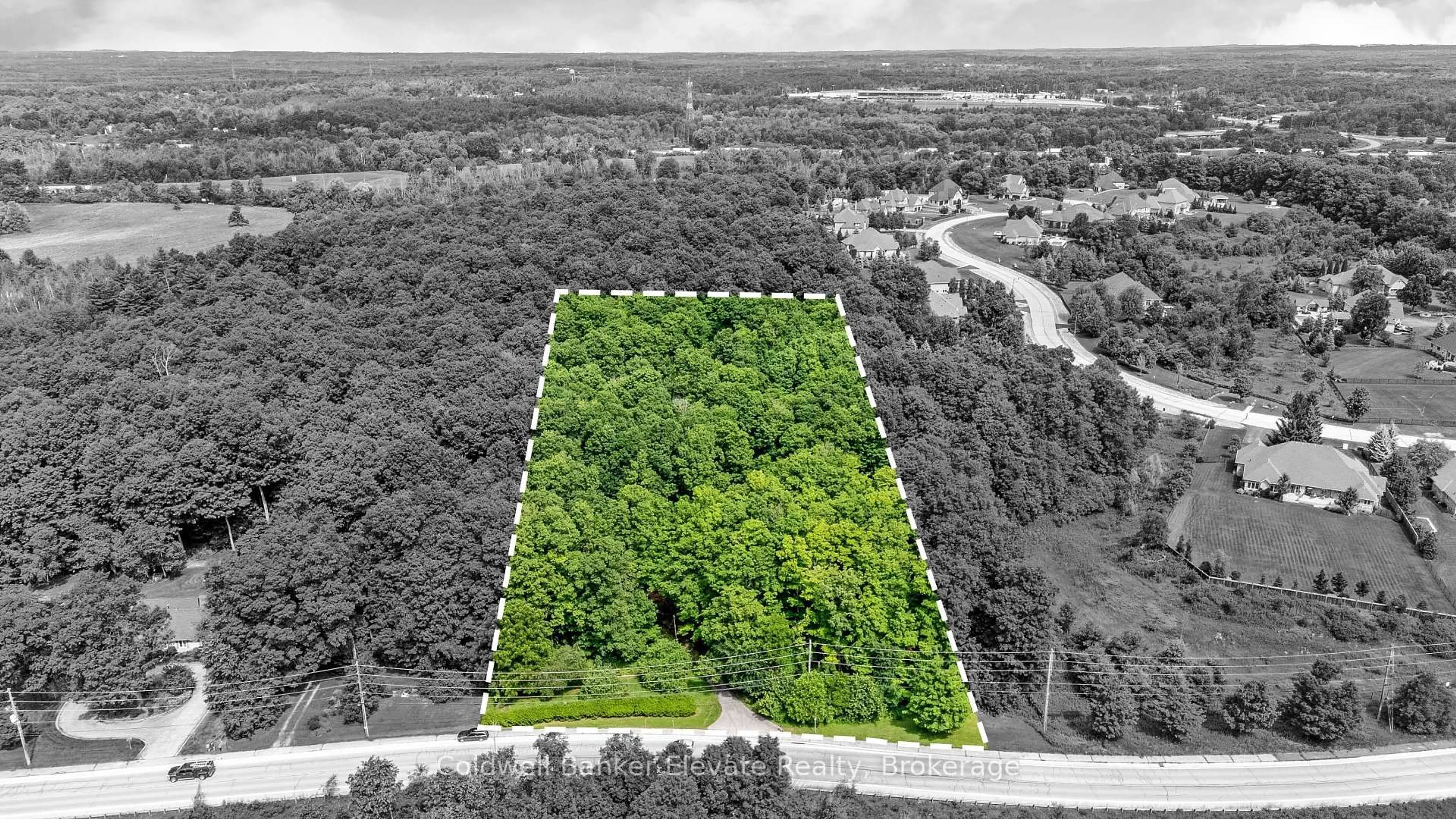 A pic from outside/outdoor area/front of a property/back of a property/a pic from drone, forest/trees view for 2529 Campbellville Rd, Milton Ontario L9T 2X7