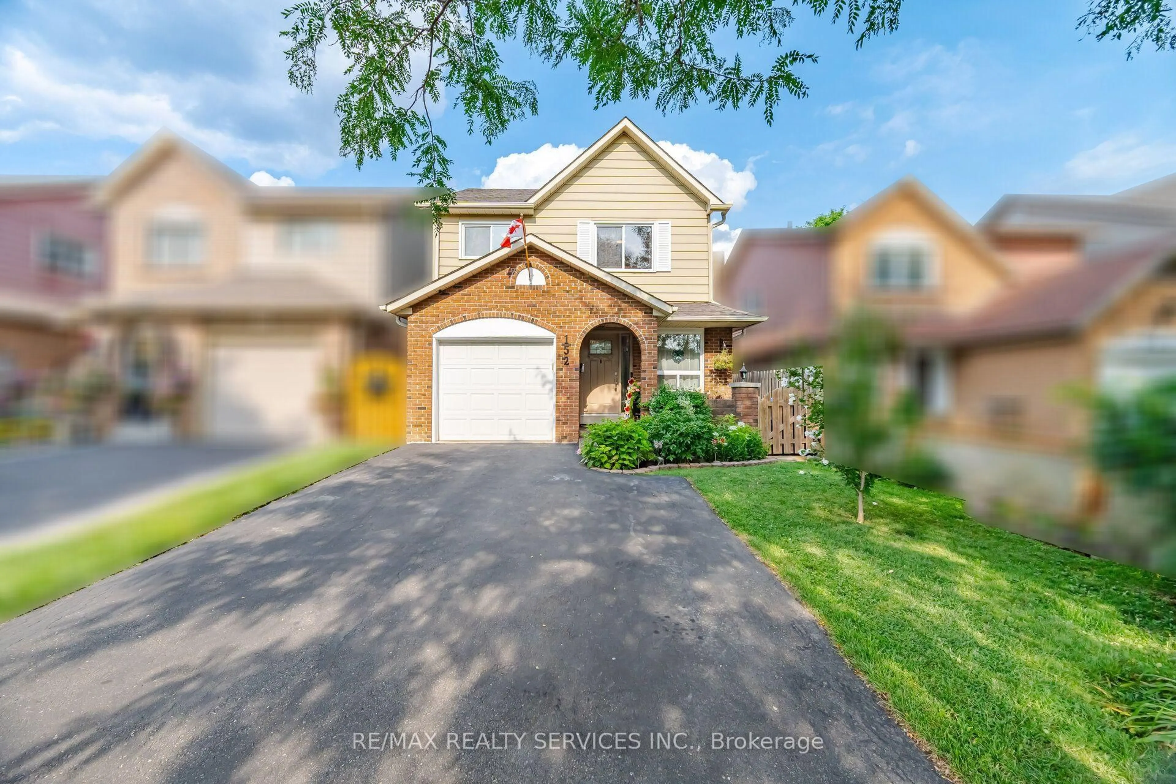 Home with brick exterior material, street for 152 Weybridge Tr, Brampton Ontario L6V 3W2